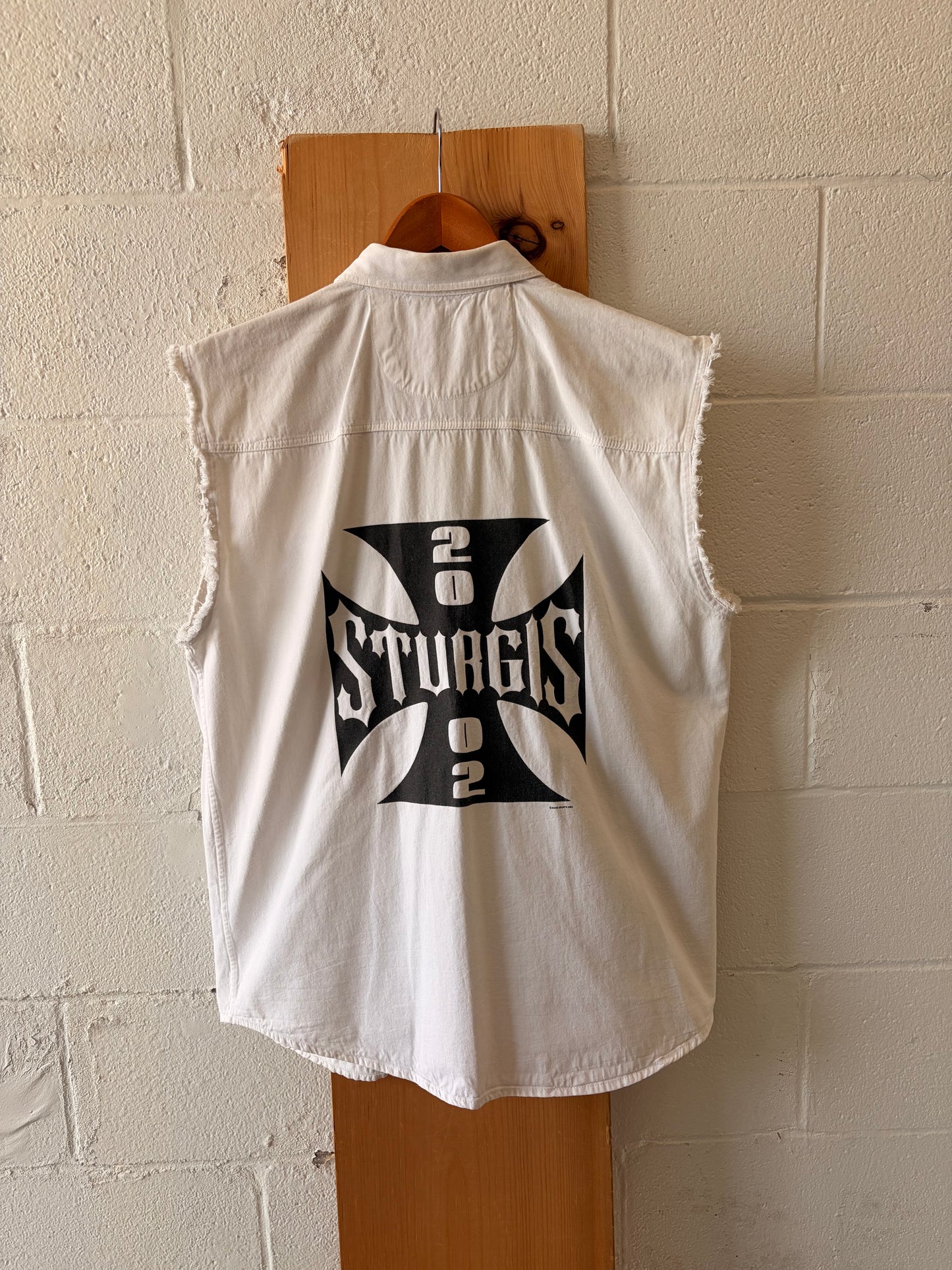 ‘02 Sleeveless Sturgis Button Down : M