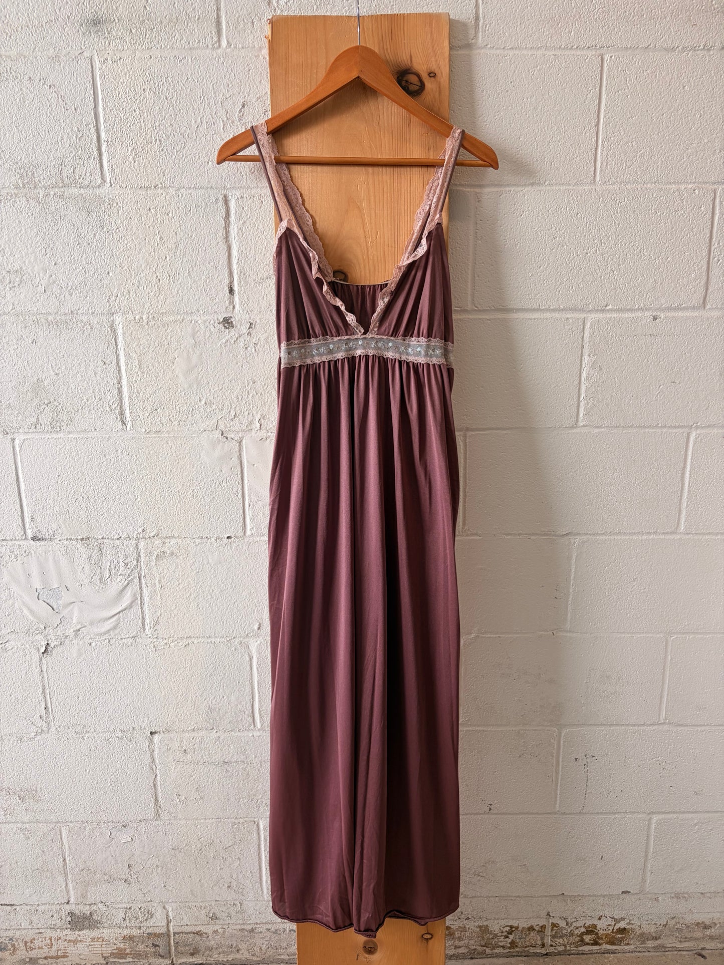Vtg Lace Detailed Mauve Nightgown Set : S/M