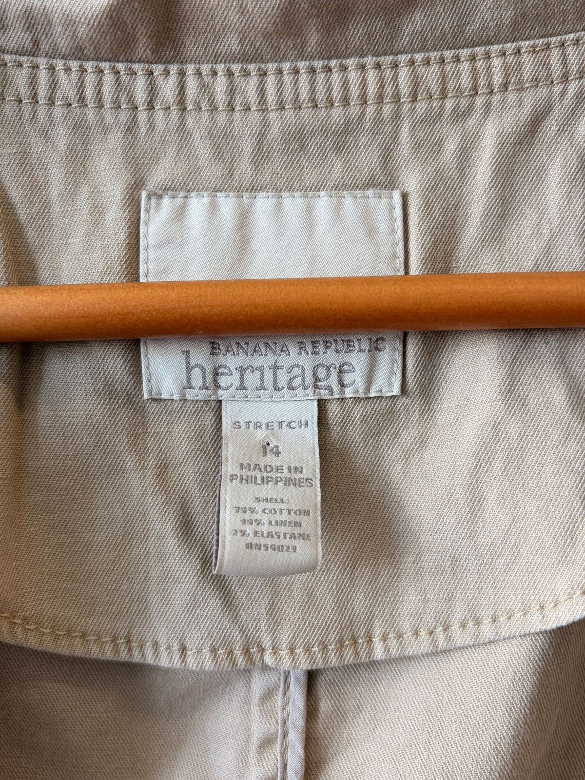 Banana Republic Khaki Vest : 14