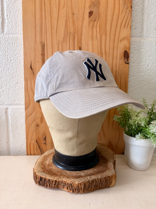 Yankees Cap : L