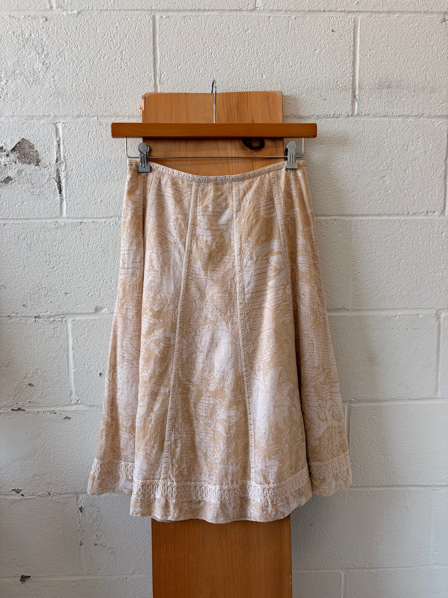 Floral Embroidered Silk Blend Skirt : 8