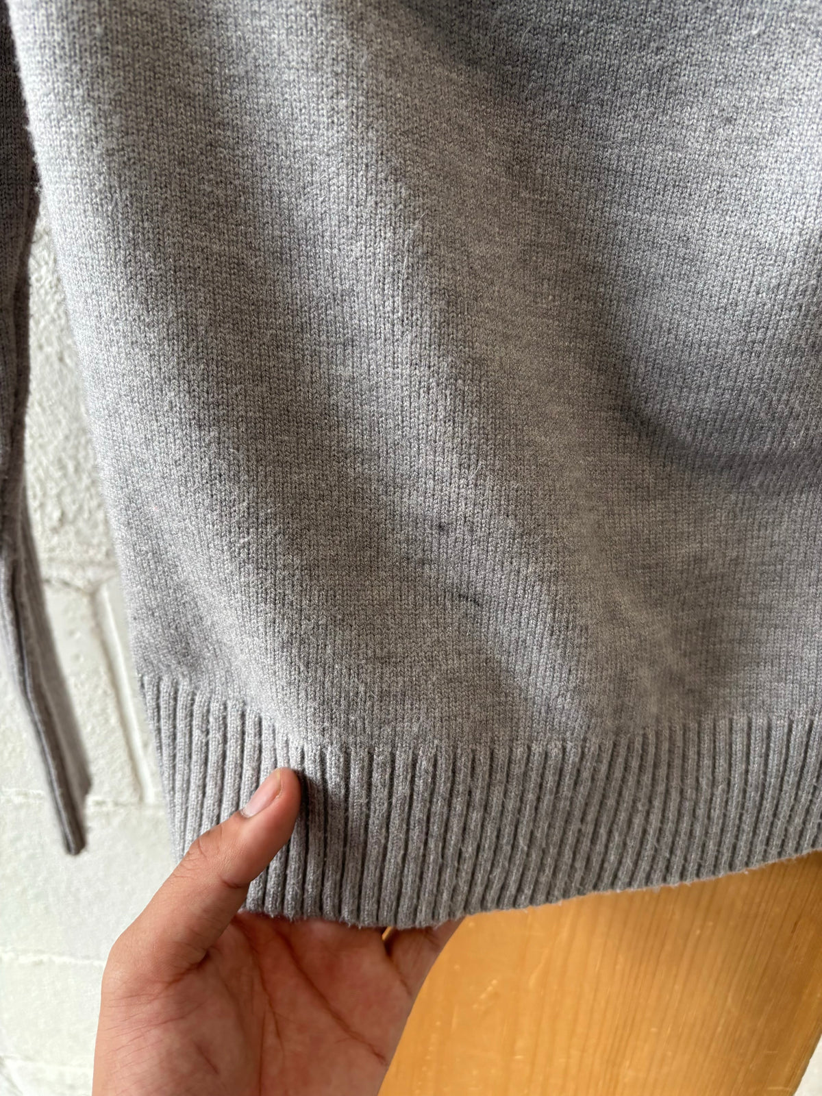 Light Gray Off-Shoulder Sweater : M