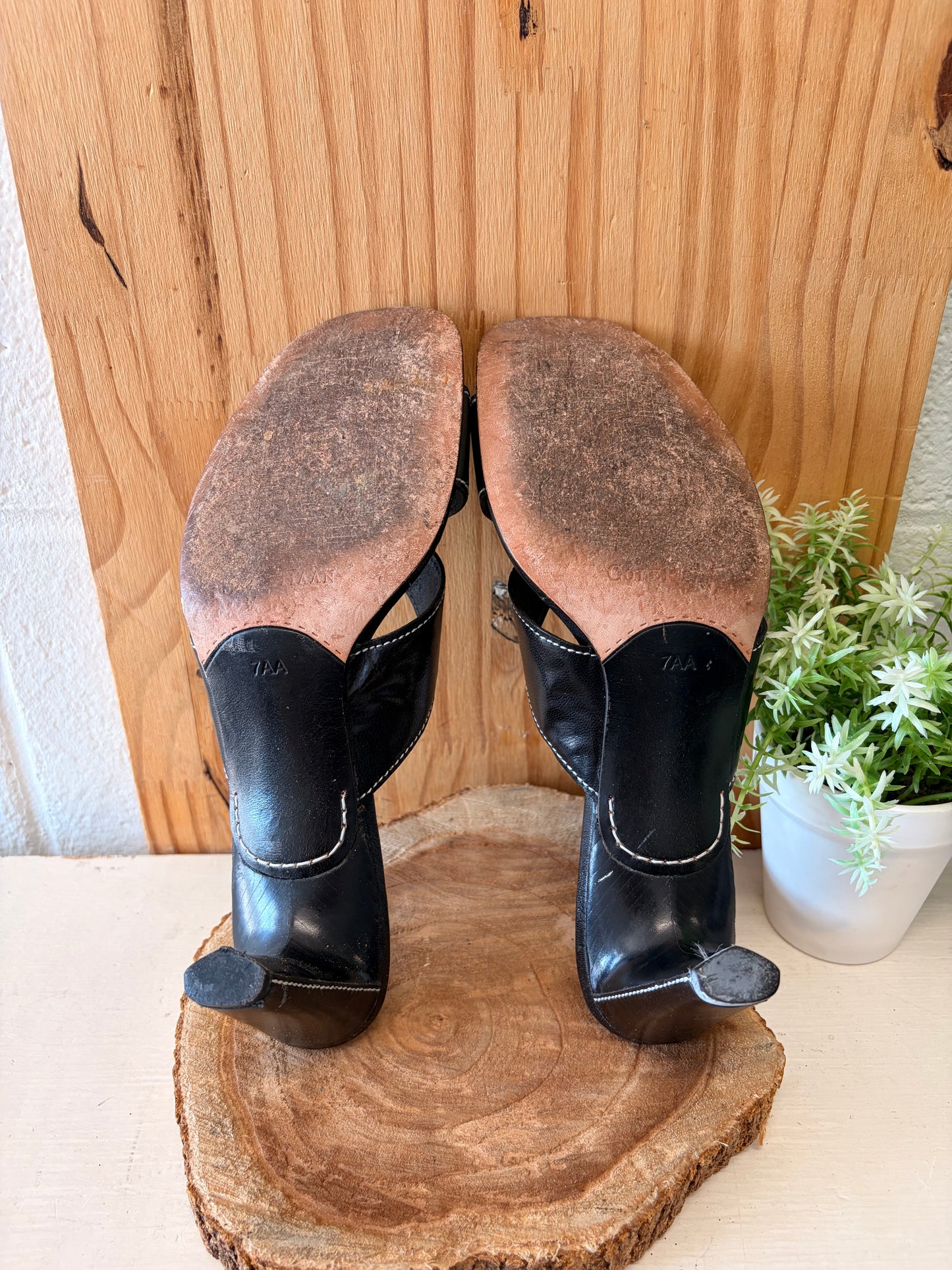 Black & White Stitched Heels : Size 7