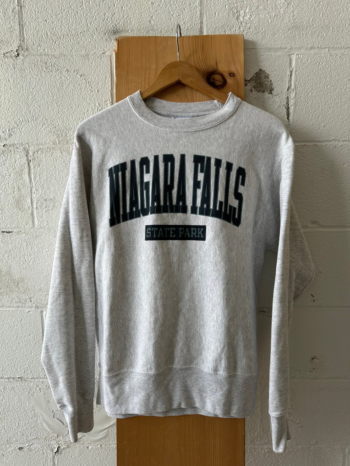 Champion Niagara Falls Crew : M
