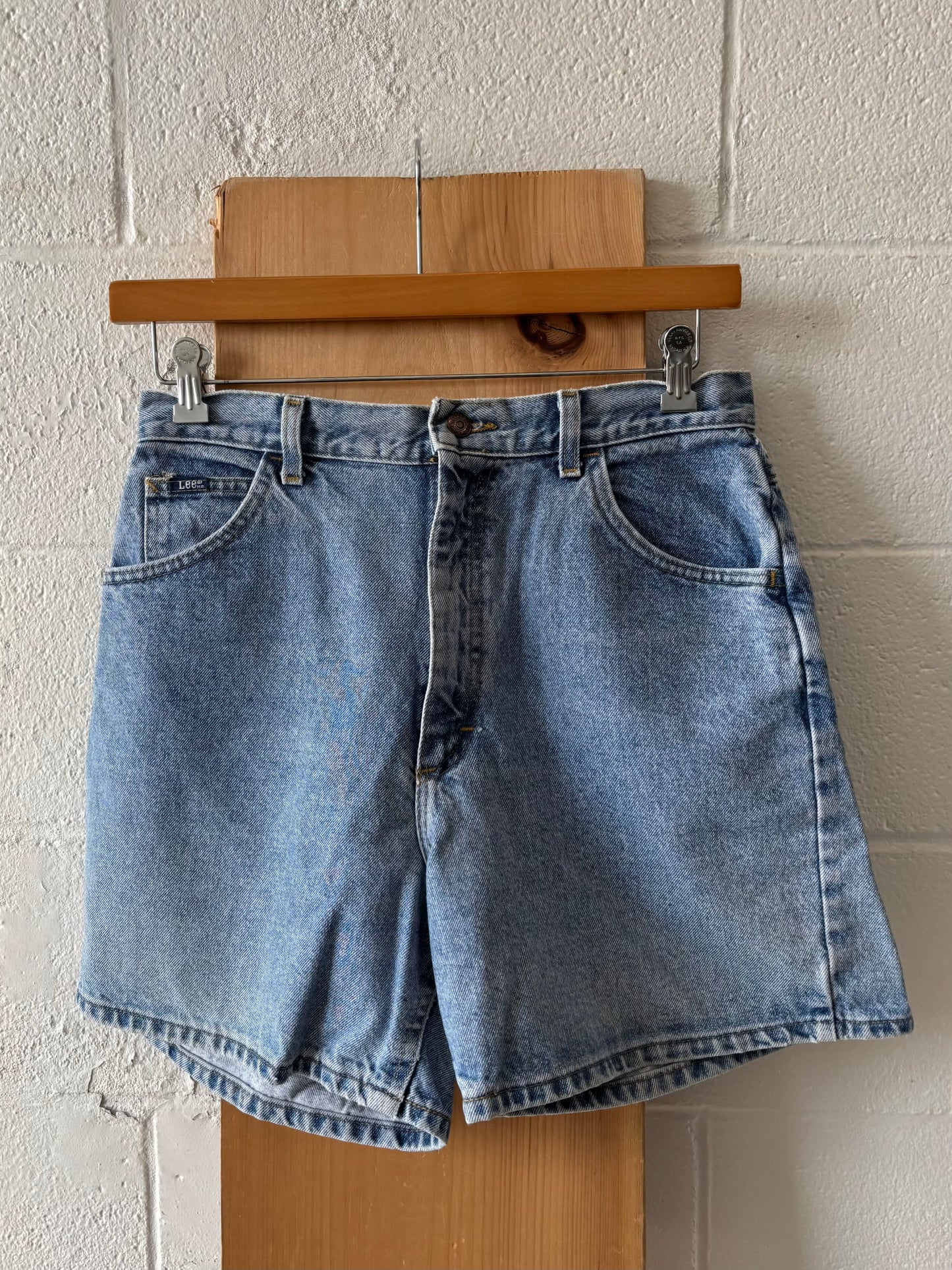 Lee Denim Shorts : 32” W