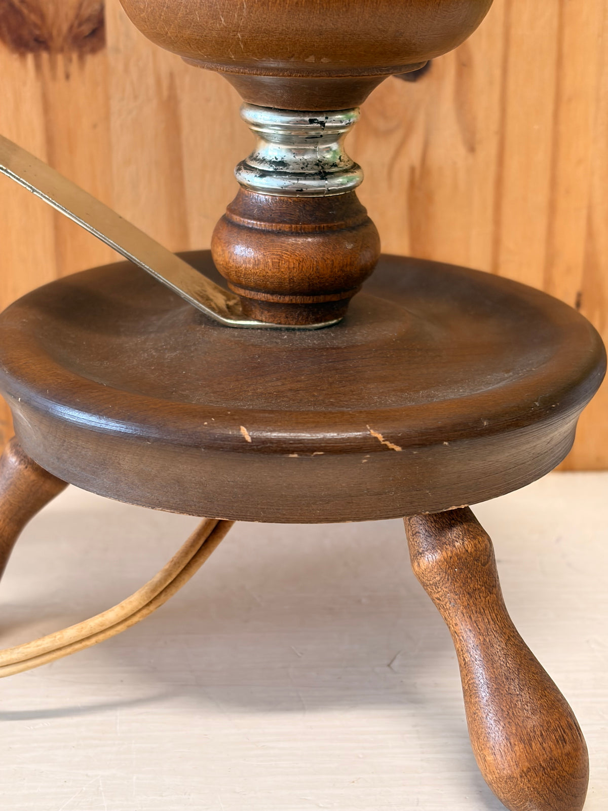 Vtg Wooden Tripod Table Lamp (Local Pick Up Only - Tested & Works!)
