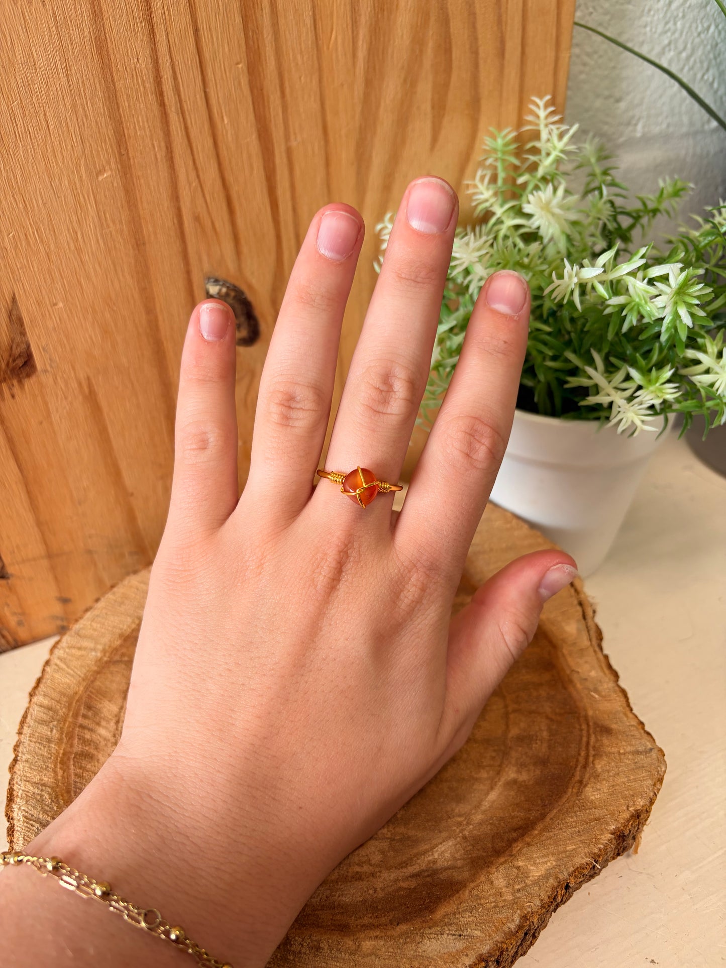 Gold Tone Wire Wrapped Ring : Size 8