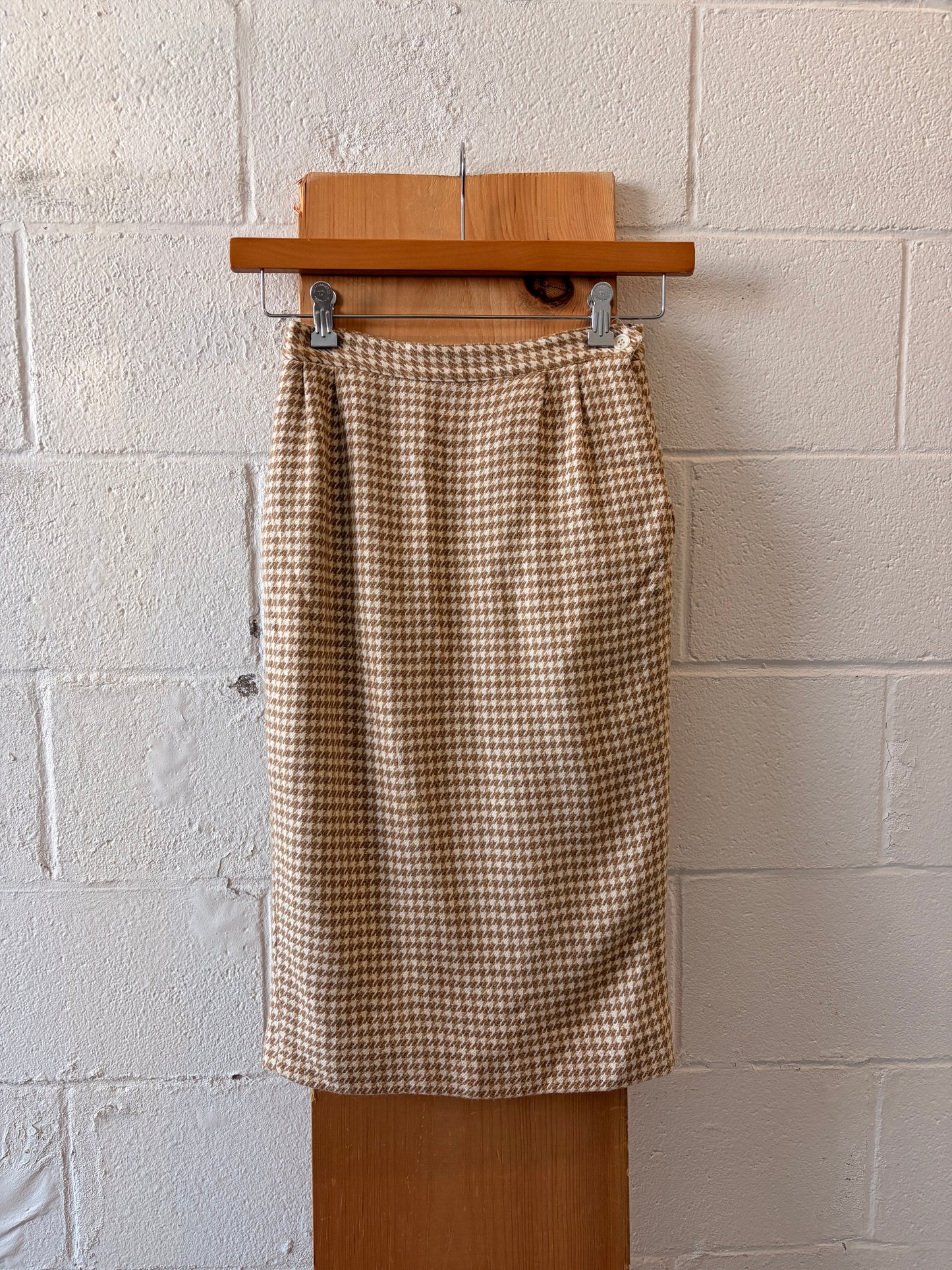 Vtg Houndstooth Patterned Skirt : 26”W