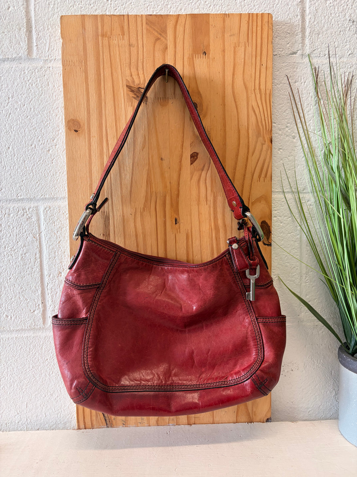Red Fossil Shoulder Purse