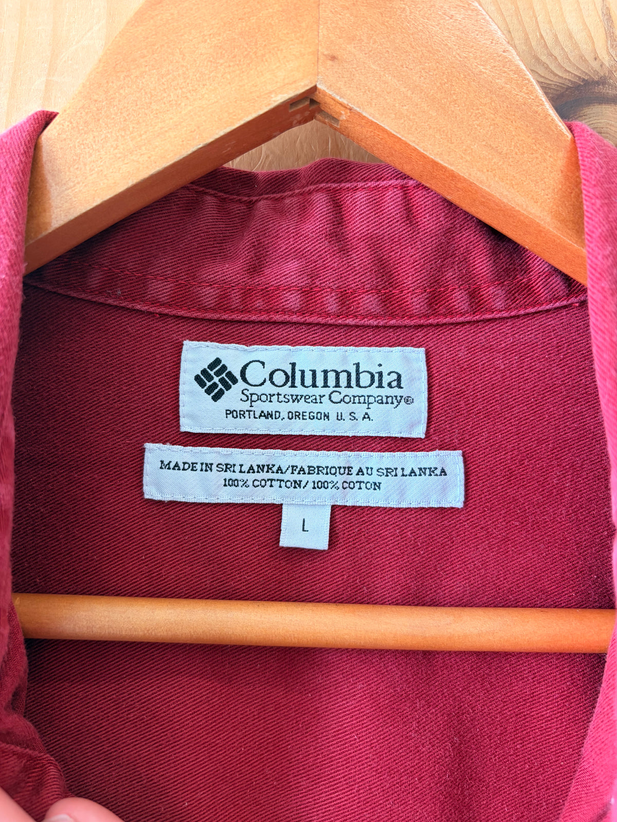 Red Columbia Button Down : L