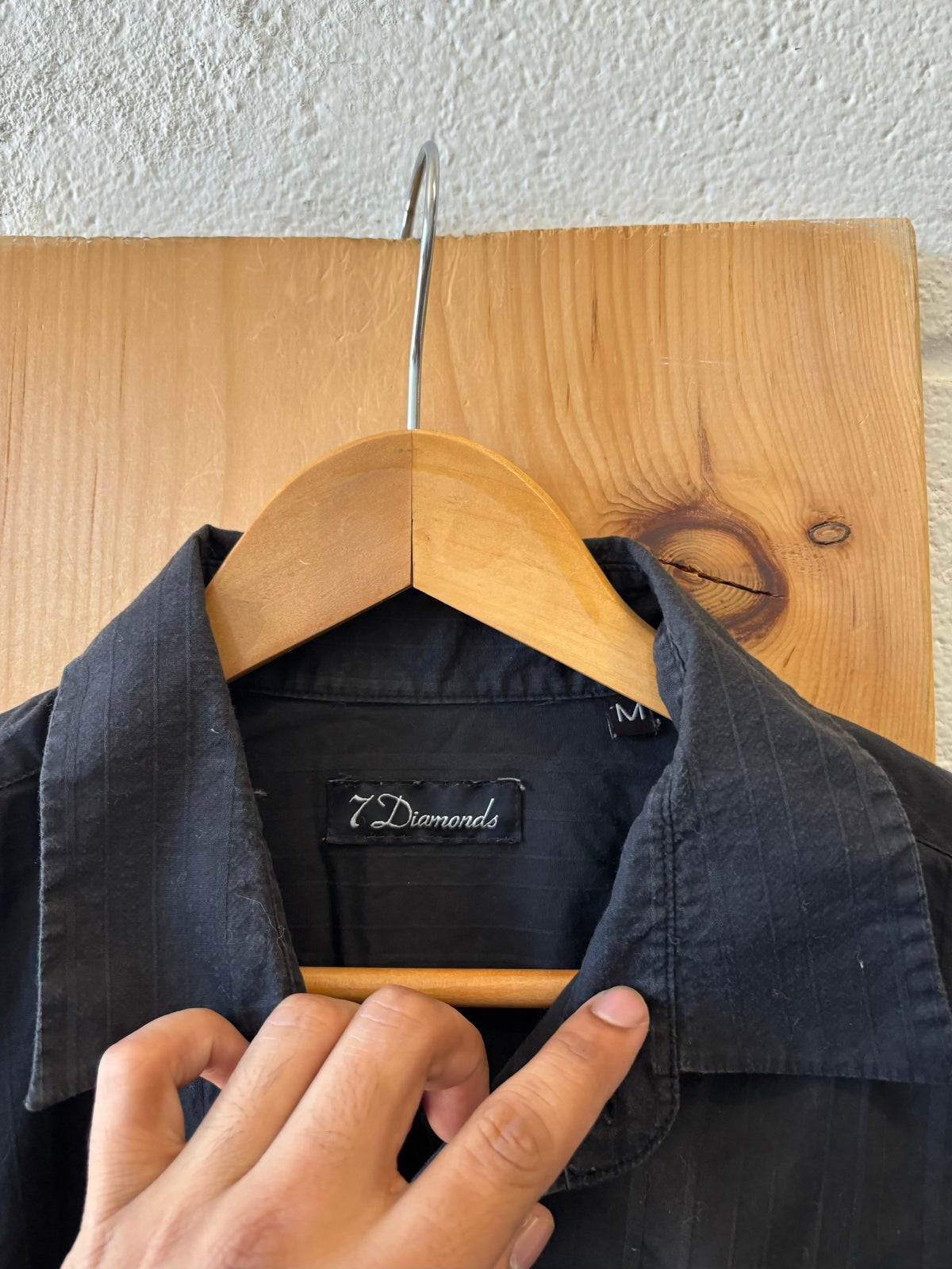 7 Diamonds Embroidered Black Button Up : M