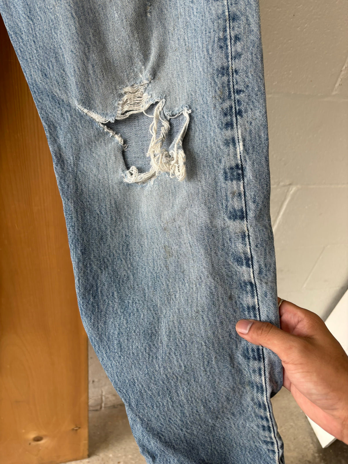 Vtg Thrashed 501 Levi’s : 34” W