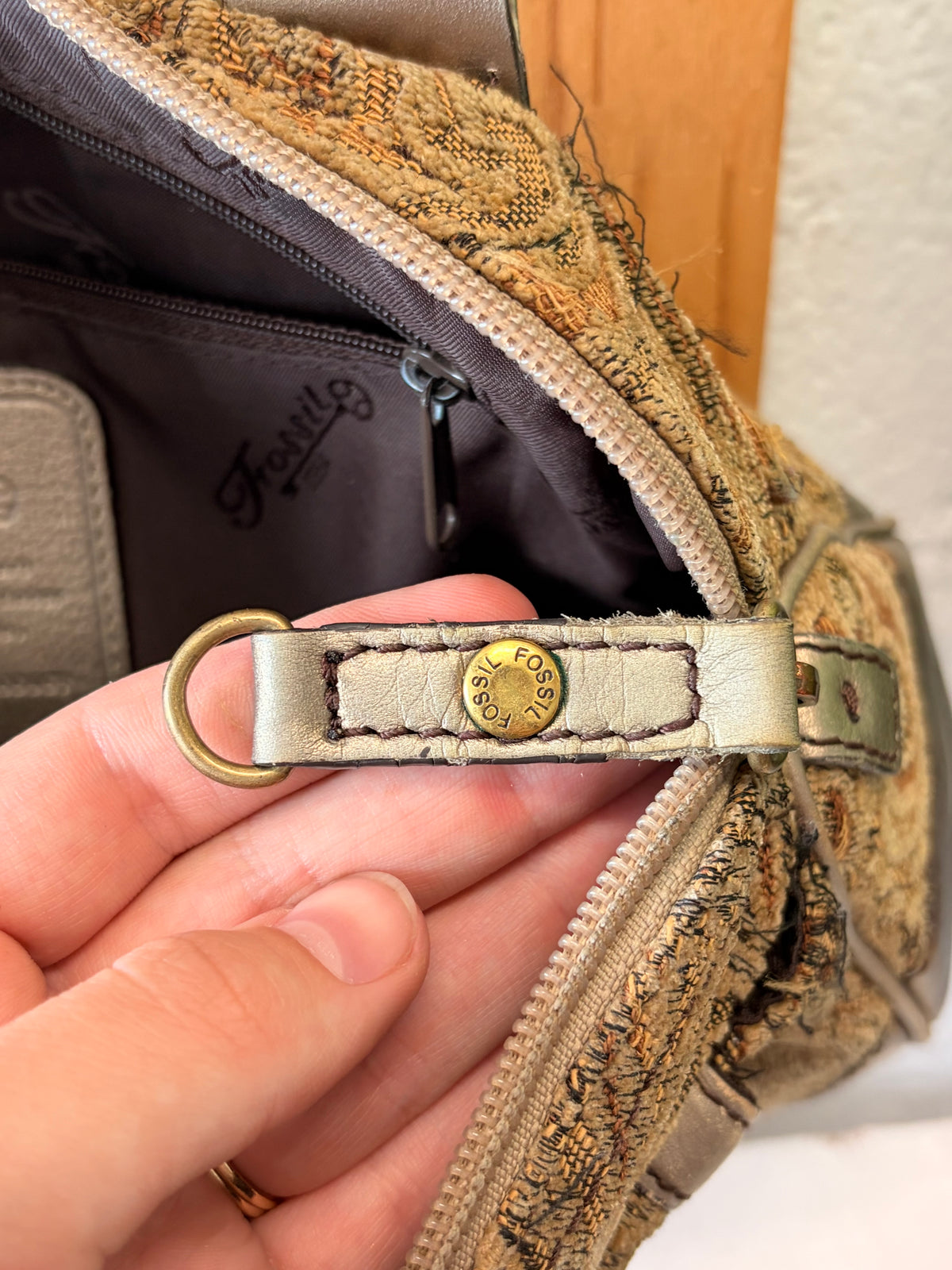 Vtg Fossil Tapestry Purse