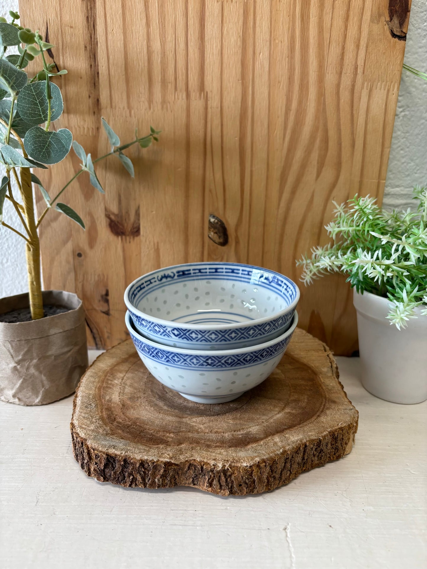 Vtg Pair of Small Chinese Porcelain Bowls (Local Pickup Only)
