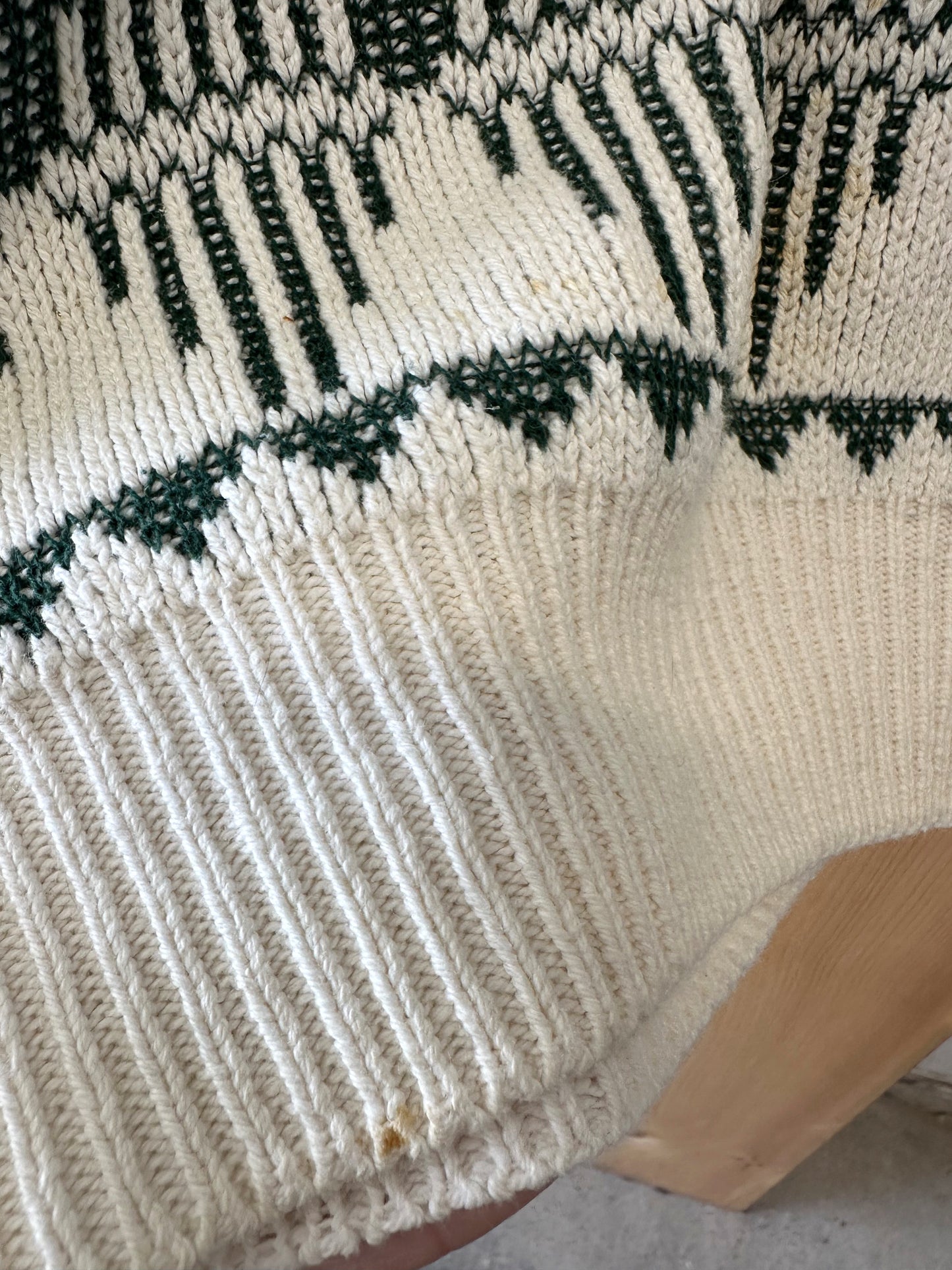 Vtg Green and White Sweater : XL