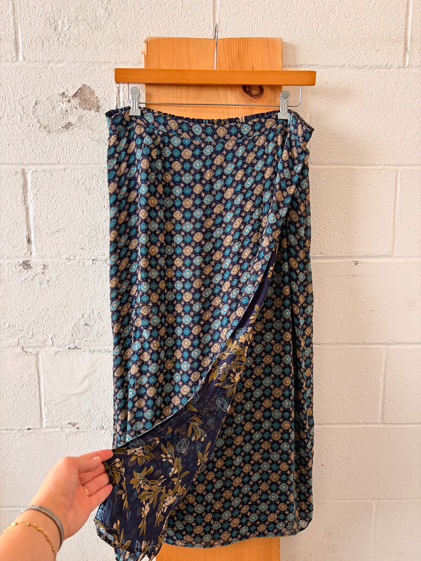 Reversible Navy Floral Skirt : 36"W