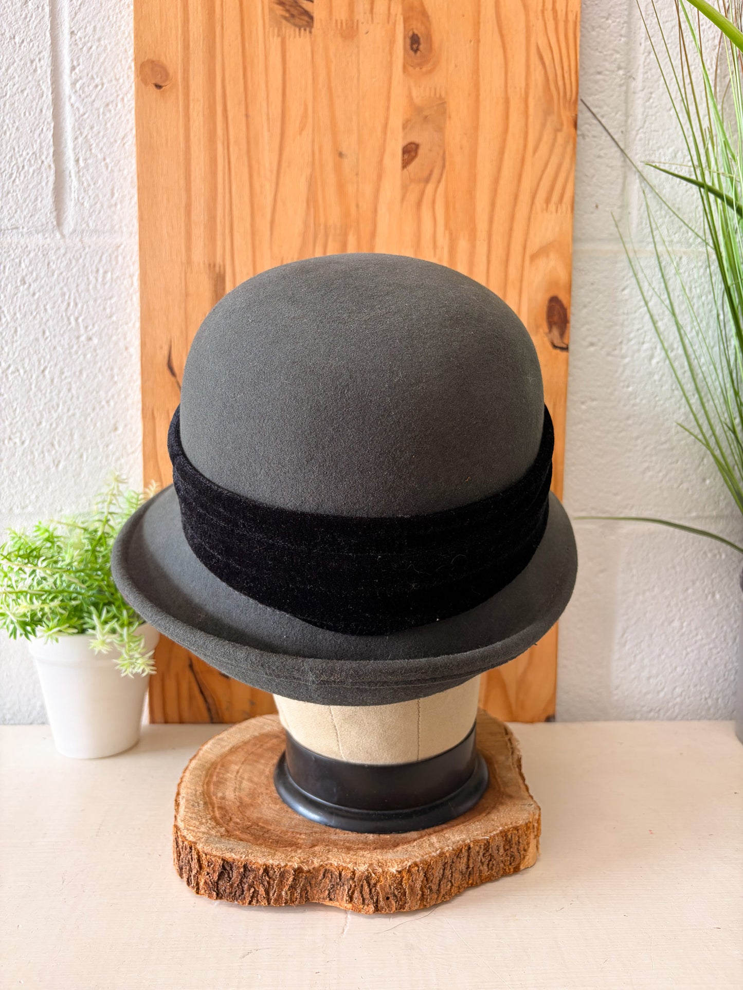 Scala Gray & Black Bow Hat : OS (Local Pick Up Only)