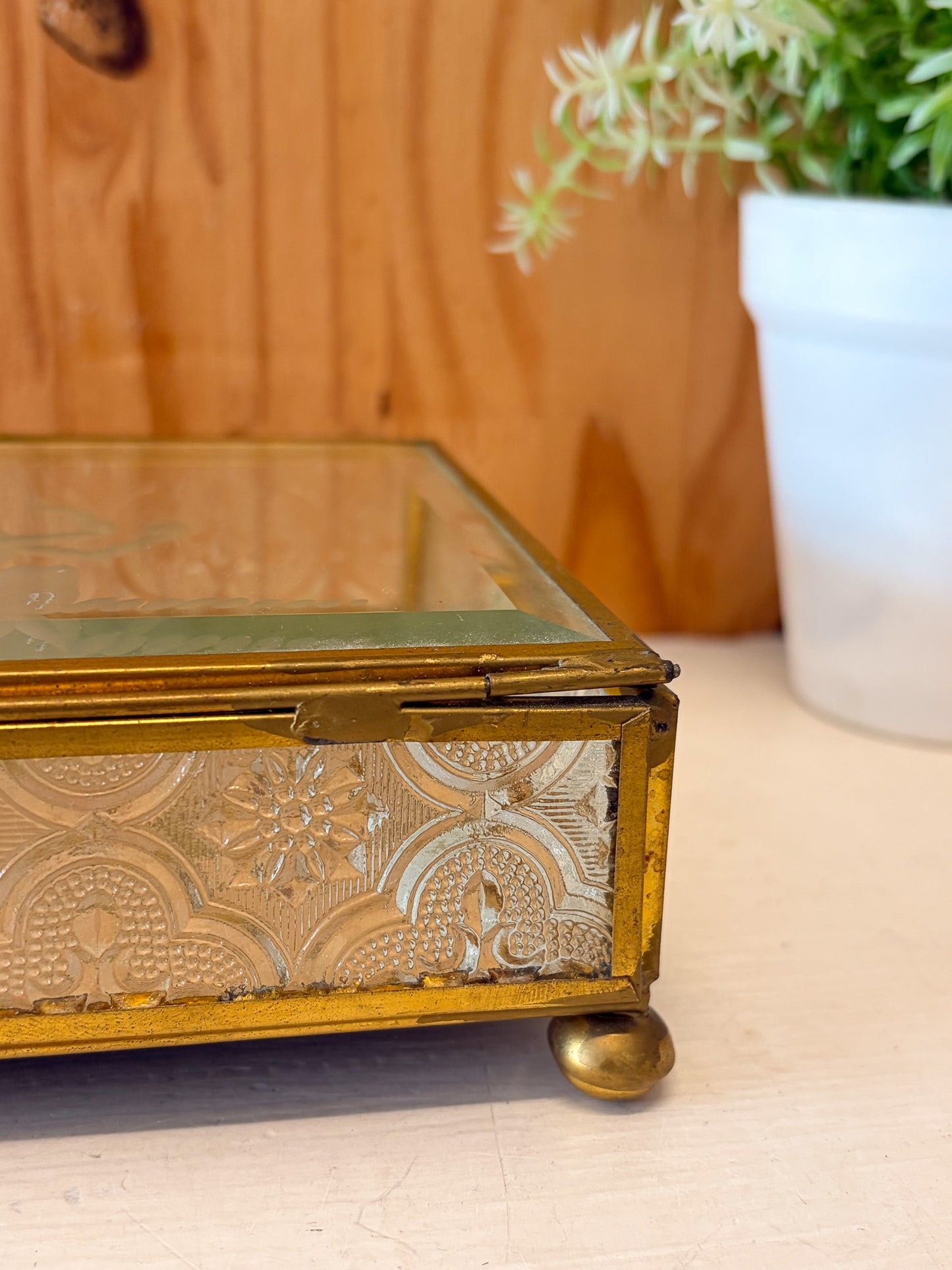 Vtg Unicorn Etched Glass Trinket Box (Local Pick Up Only)