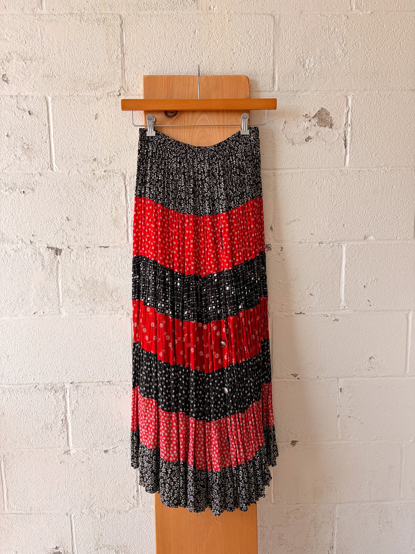 Vtg Red & Black Floral Maxi Skirt : 26"W