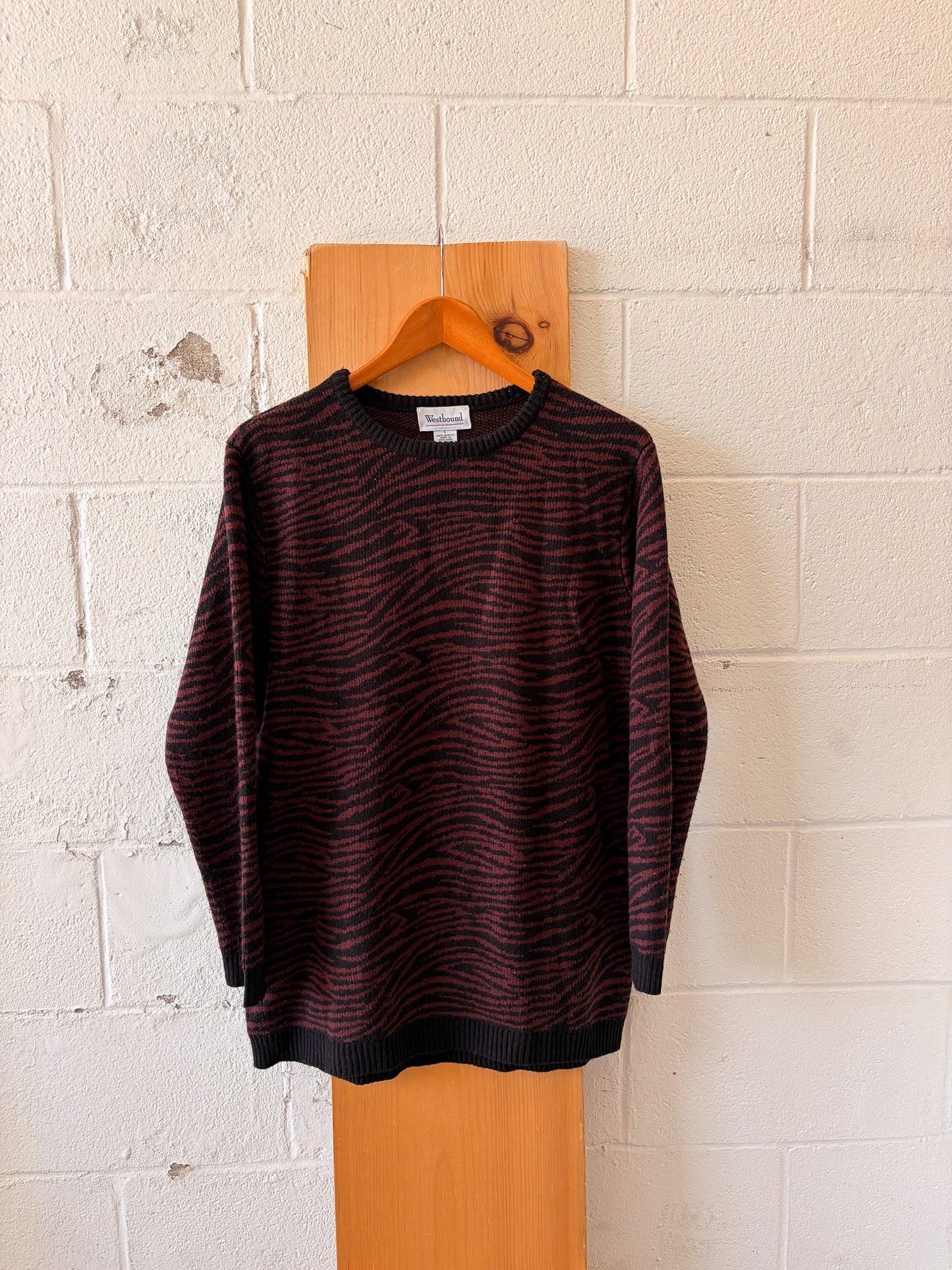 Black & Maroon Zebra Print Sweater : L