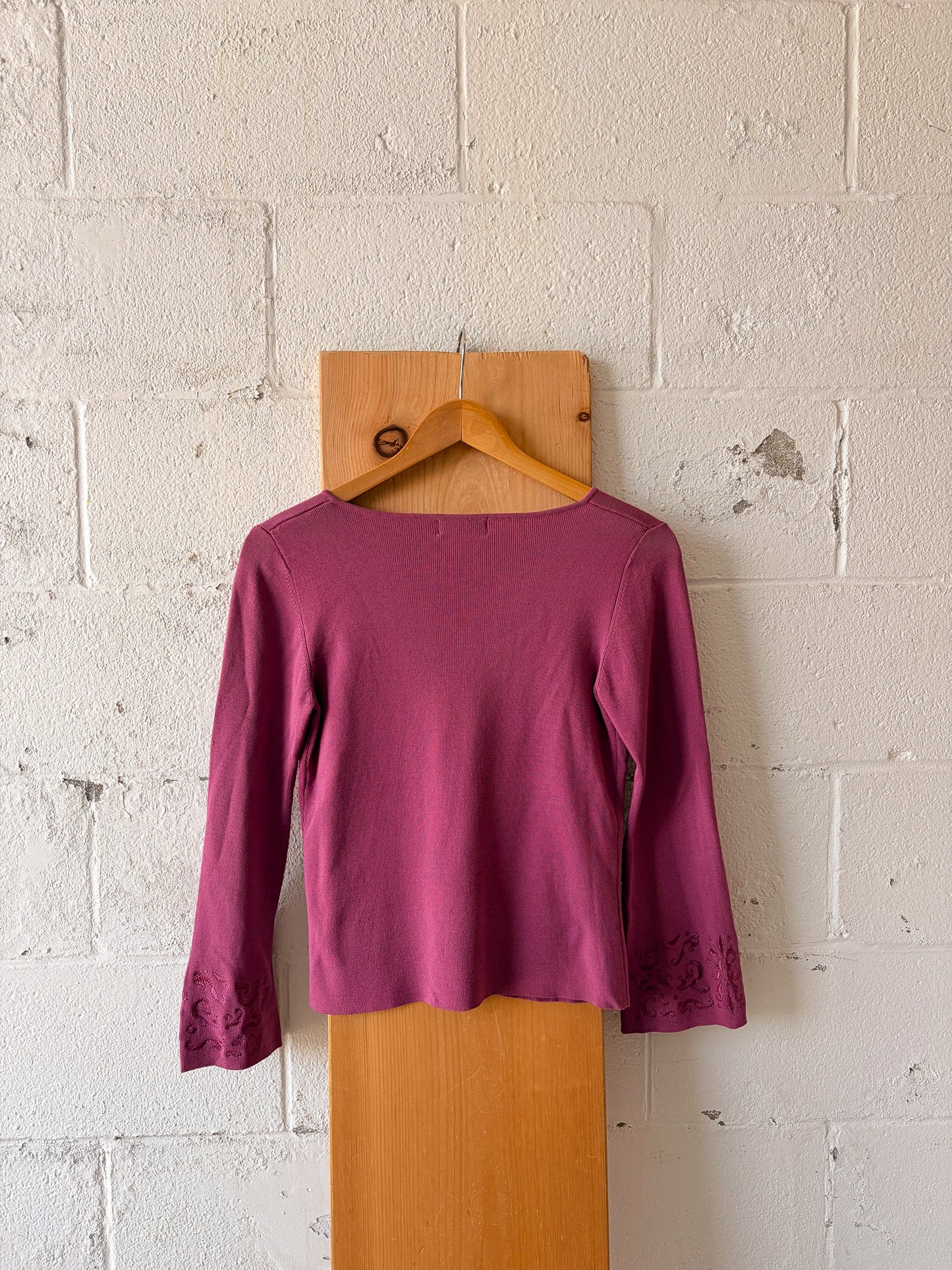 Embroidered Magenta Long Sleeve : S