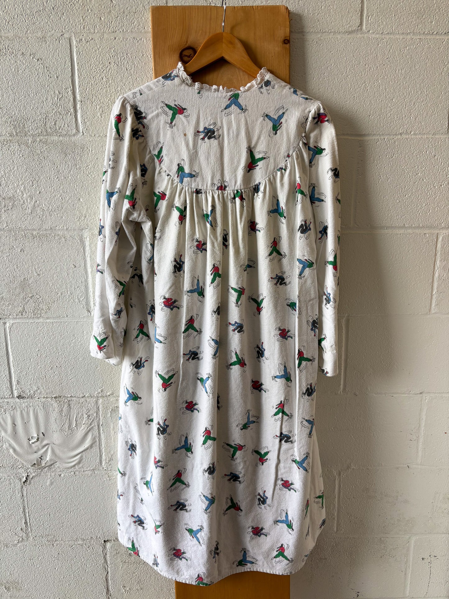 Vtg Flannel Figure Skater Nightgown : L