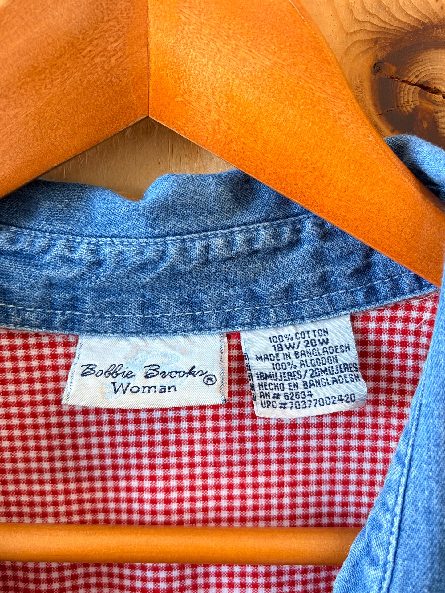 Garden Embroidered Button Up : 18W / 20W