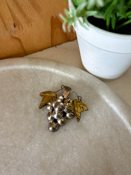 Vtg Silver 925 Mexico Grape Pin