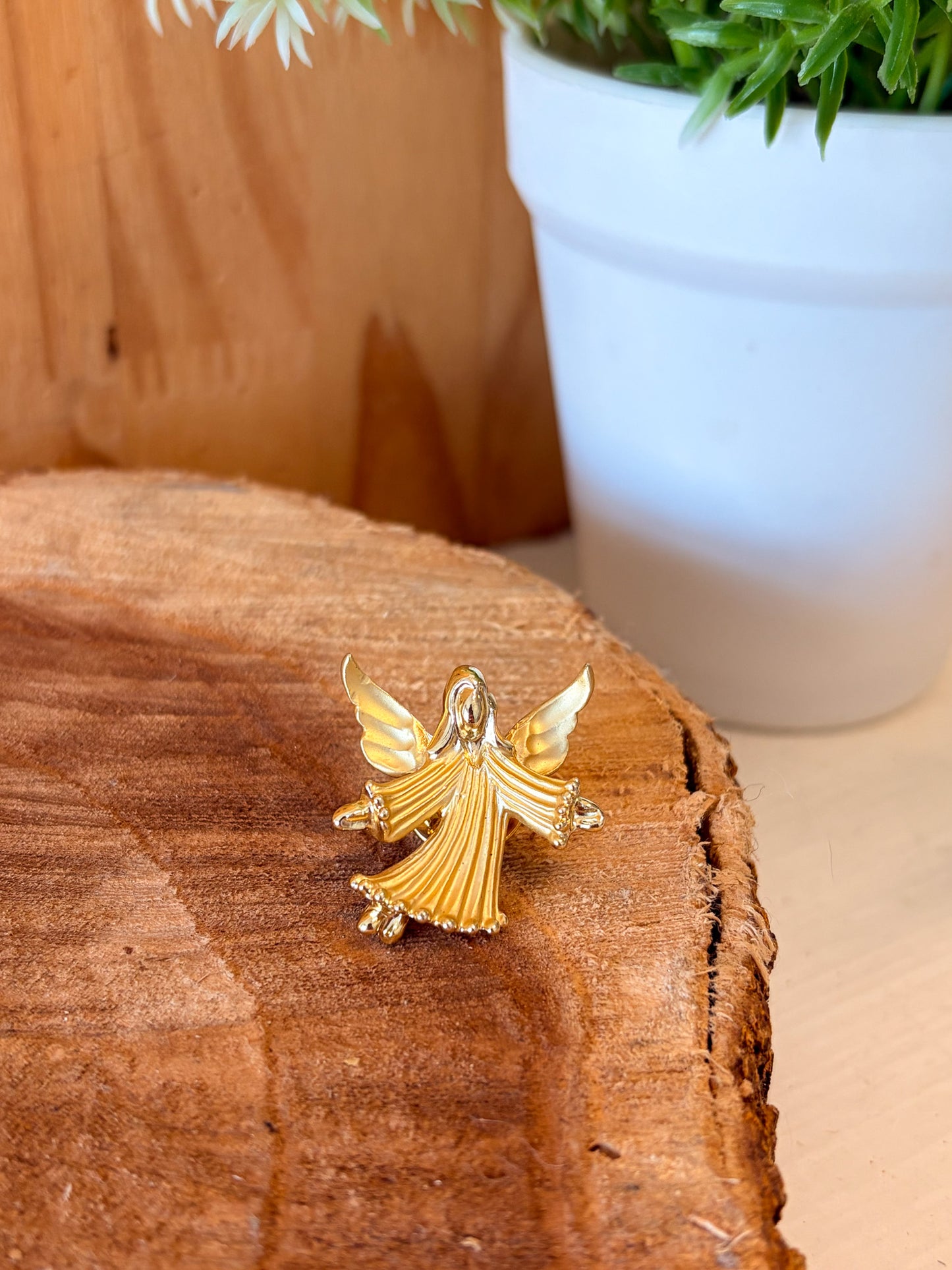 Vtg Angel Pin