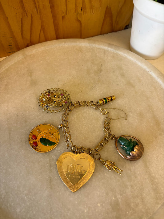 Vtg Unique Charm Bracelet