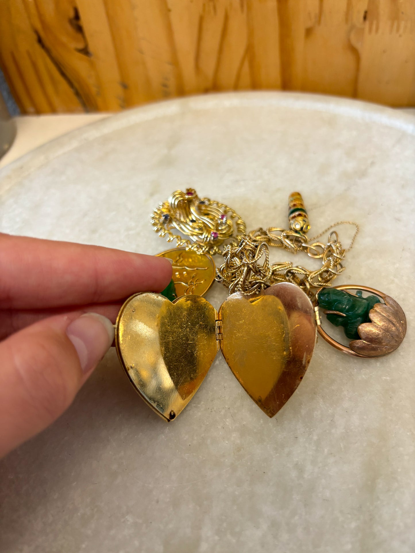 Vtg Unique Charm Bracelet