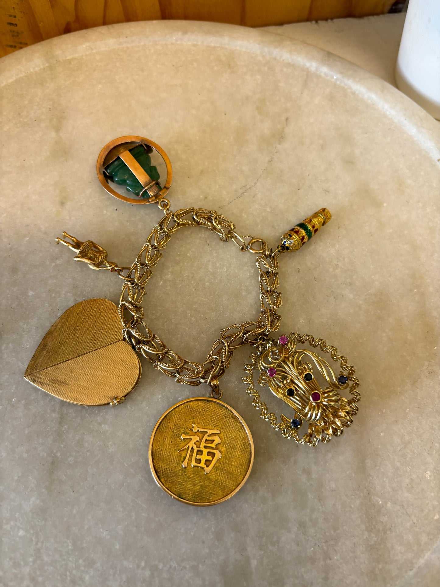 Vtg Unique Charm Bracelet
