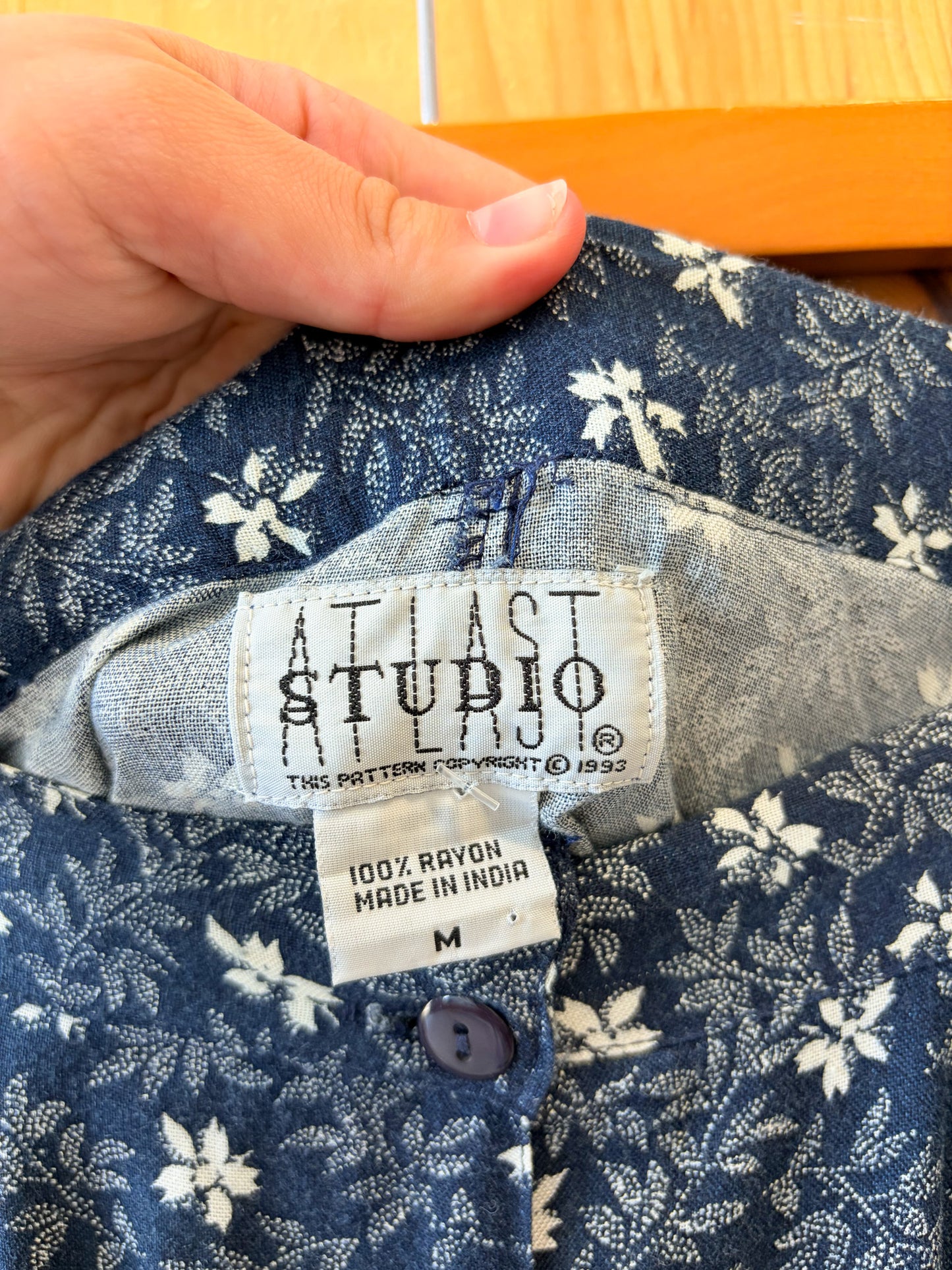 Vtg Floral Blue Button Down Skirt : M