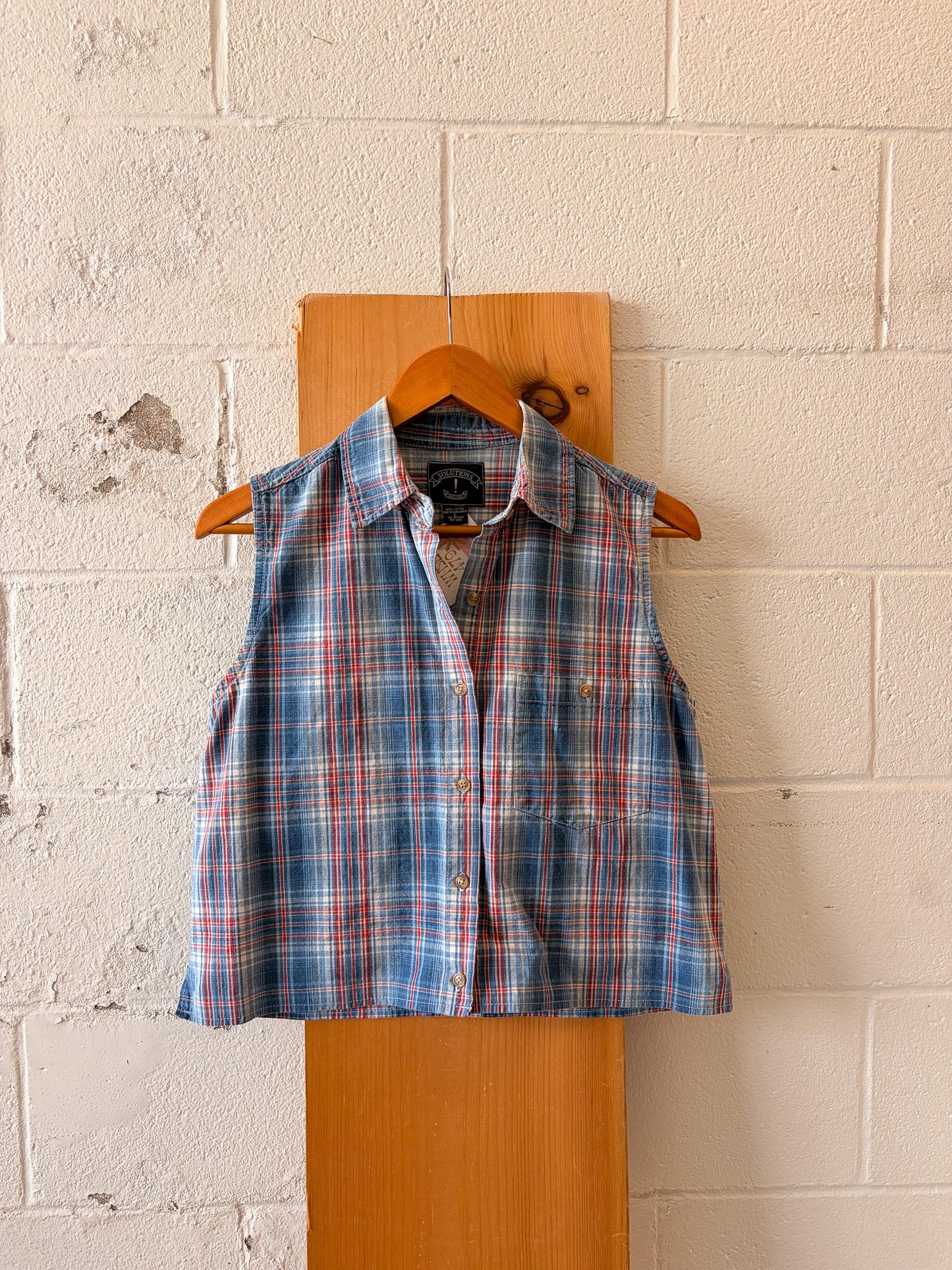 Red & Blue Sleeveless Plaid Button Up : L