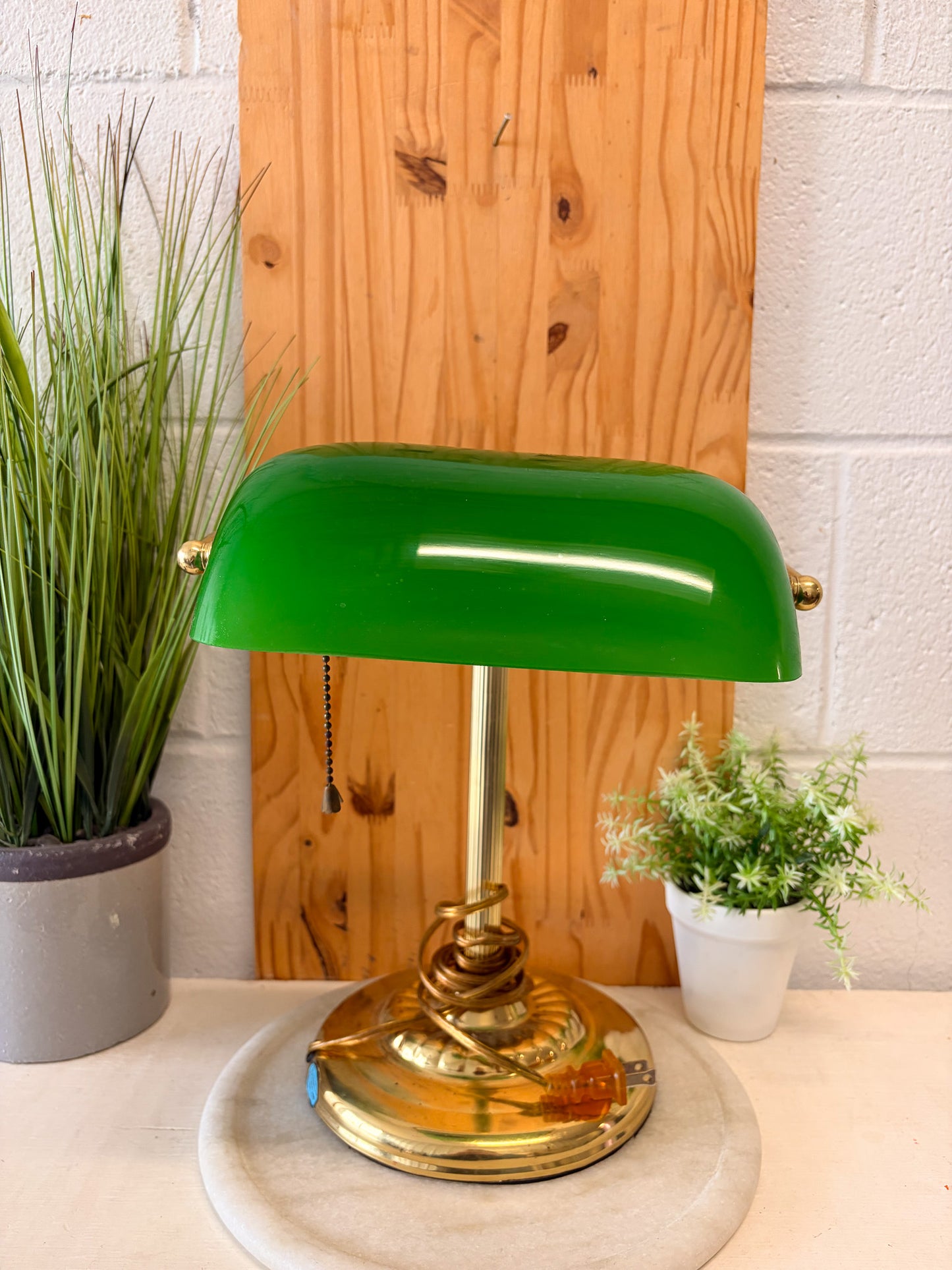 Vtg Green & Brass Banker's Desk Lamp (Local Pick Up Only)