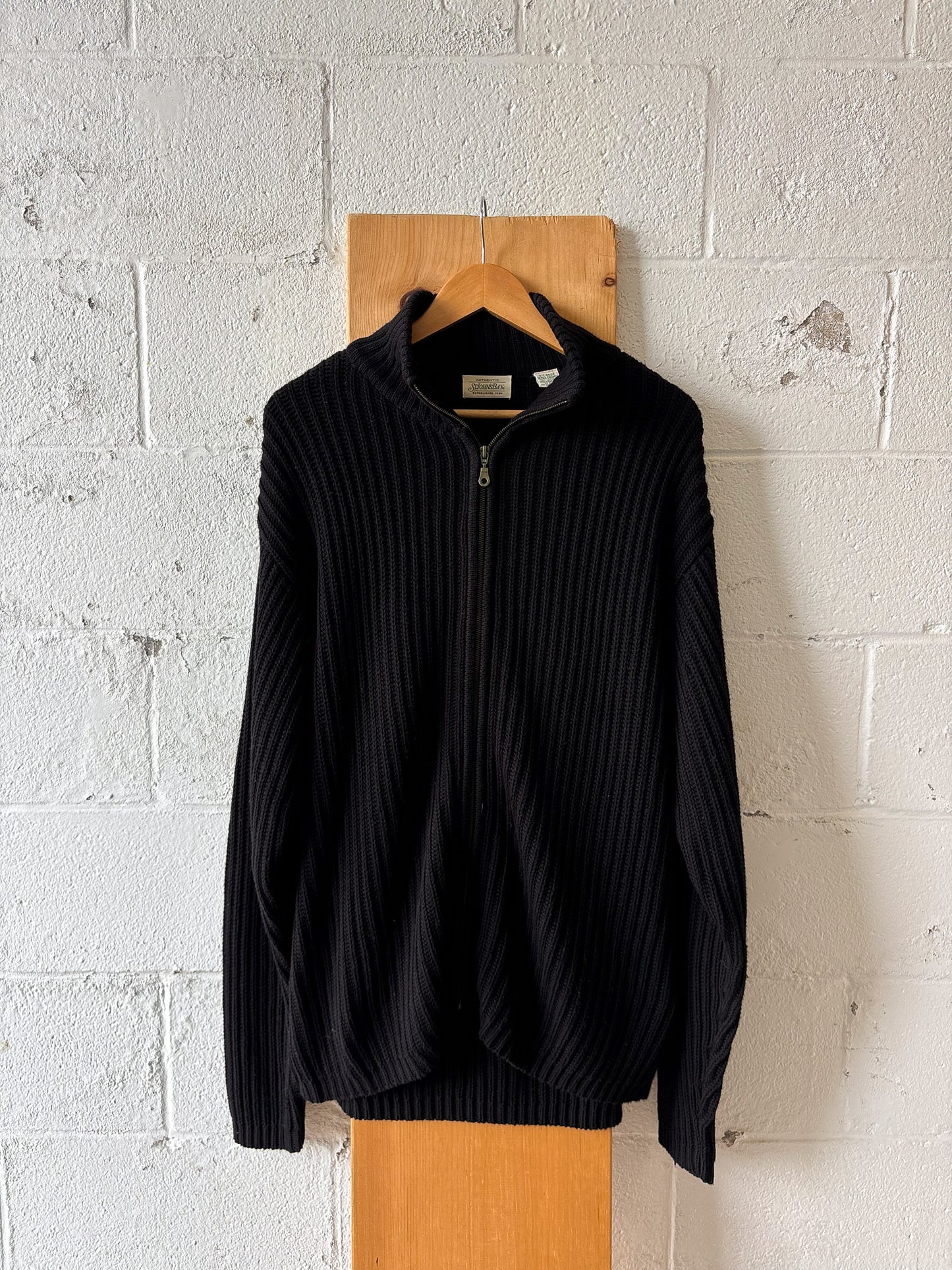 Black Zip Up Sweater : XL