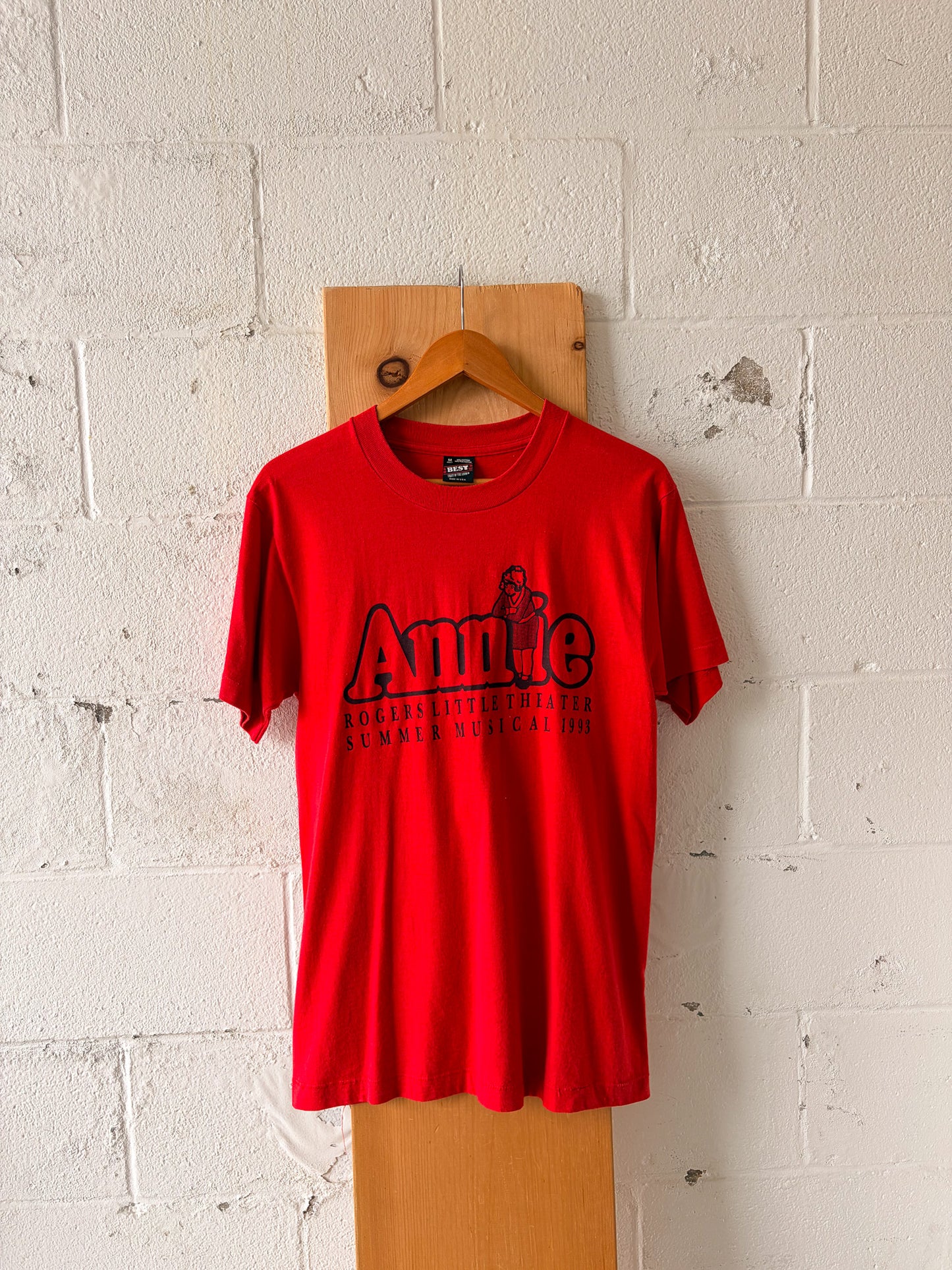 1993 Roger’s Little Theatre Annie Tee : M
