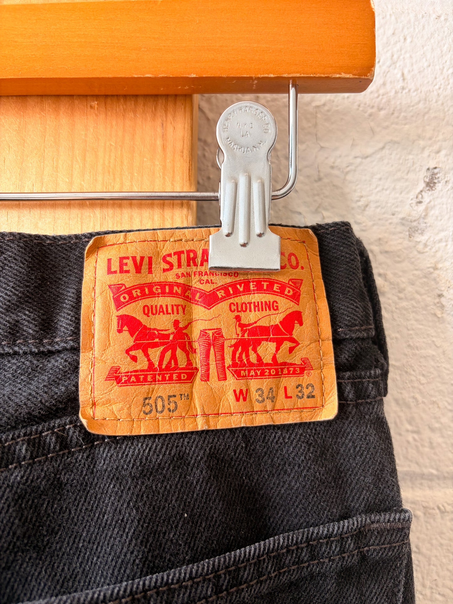 Black Levi's 505 Jeans : 34x32