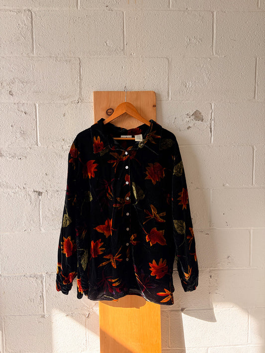 Velvet Leaf Patterned Button Up : 26W