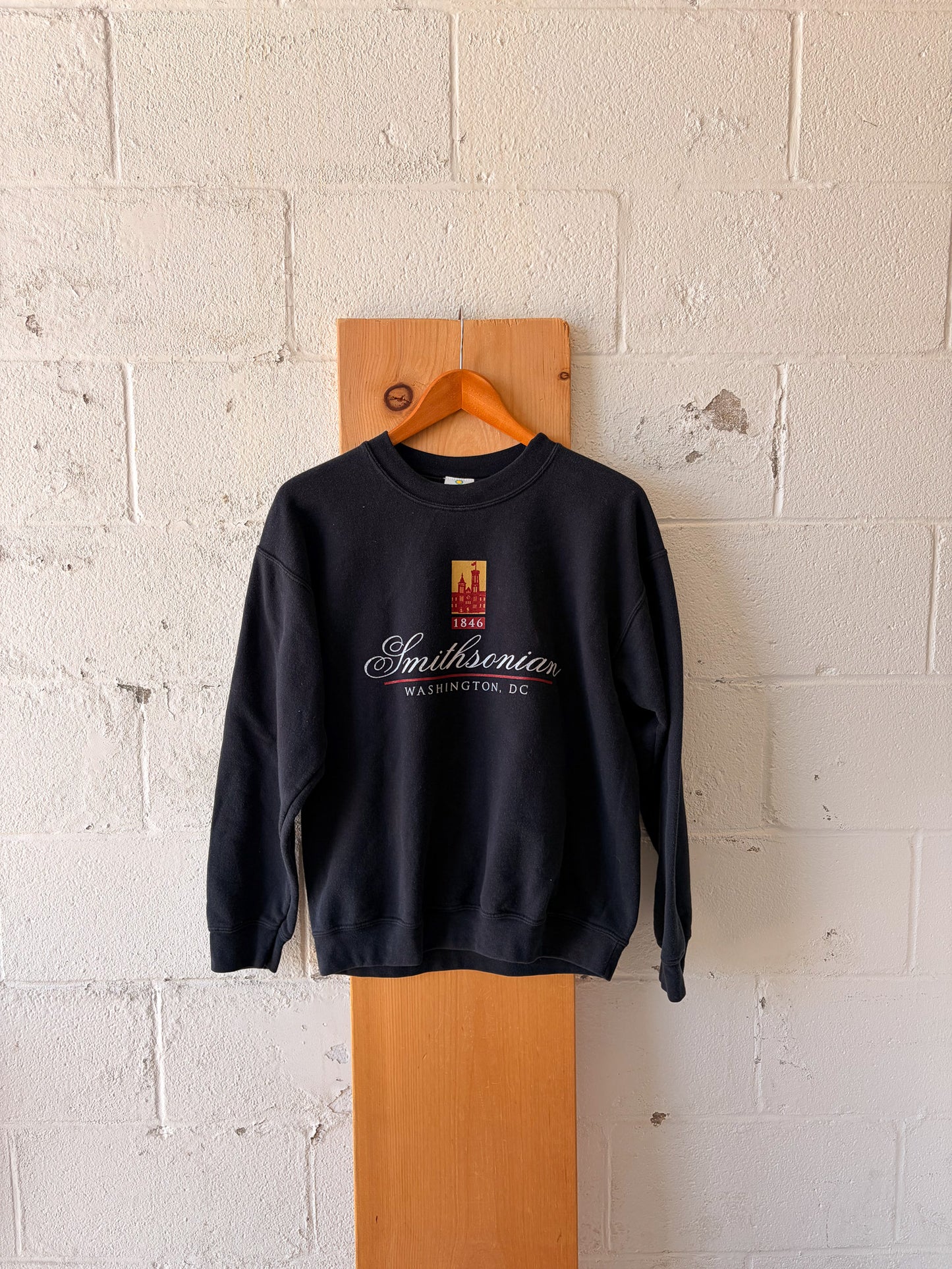 Smithsonian Museum Crew : M