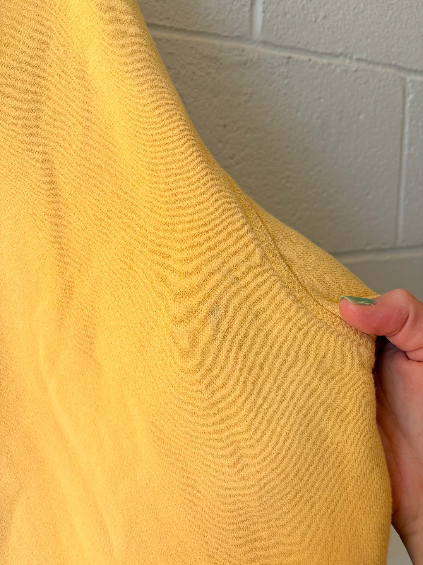 Izod Yellow Crewneck : XXL