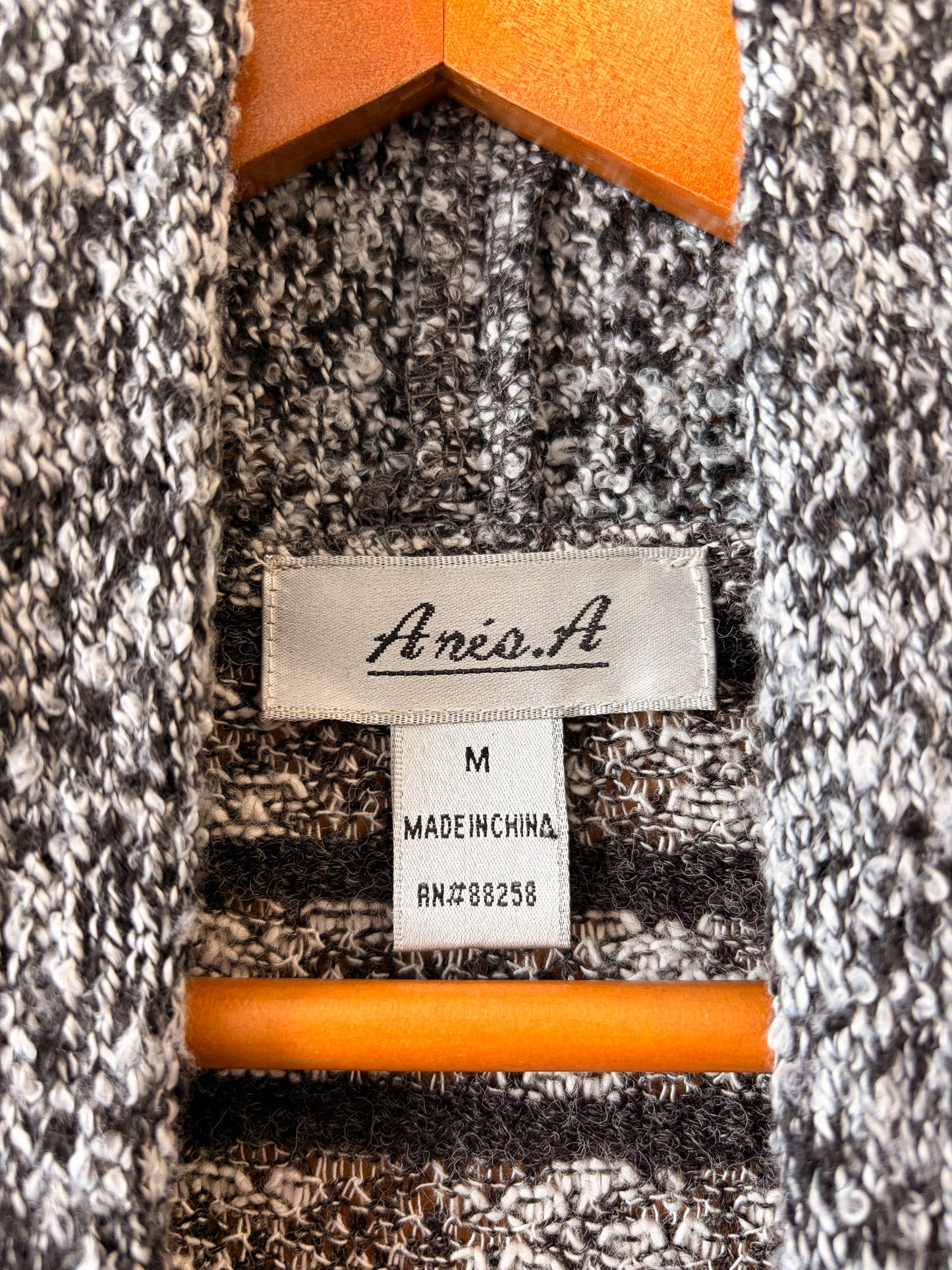 Asymmetrical Sleeveless Button Cardigan : M