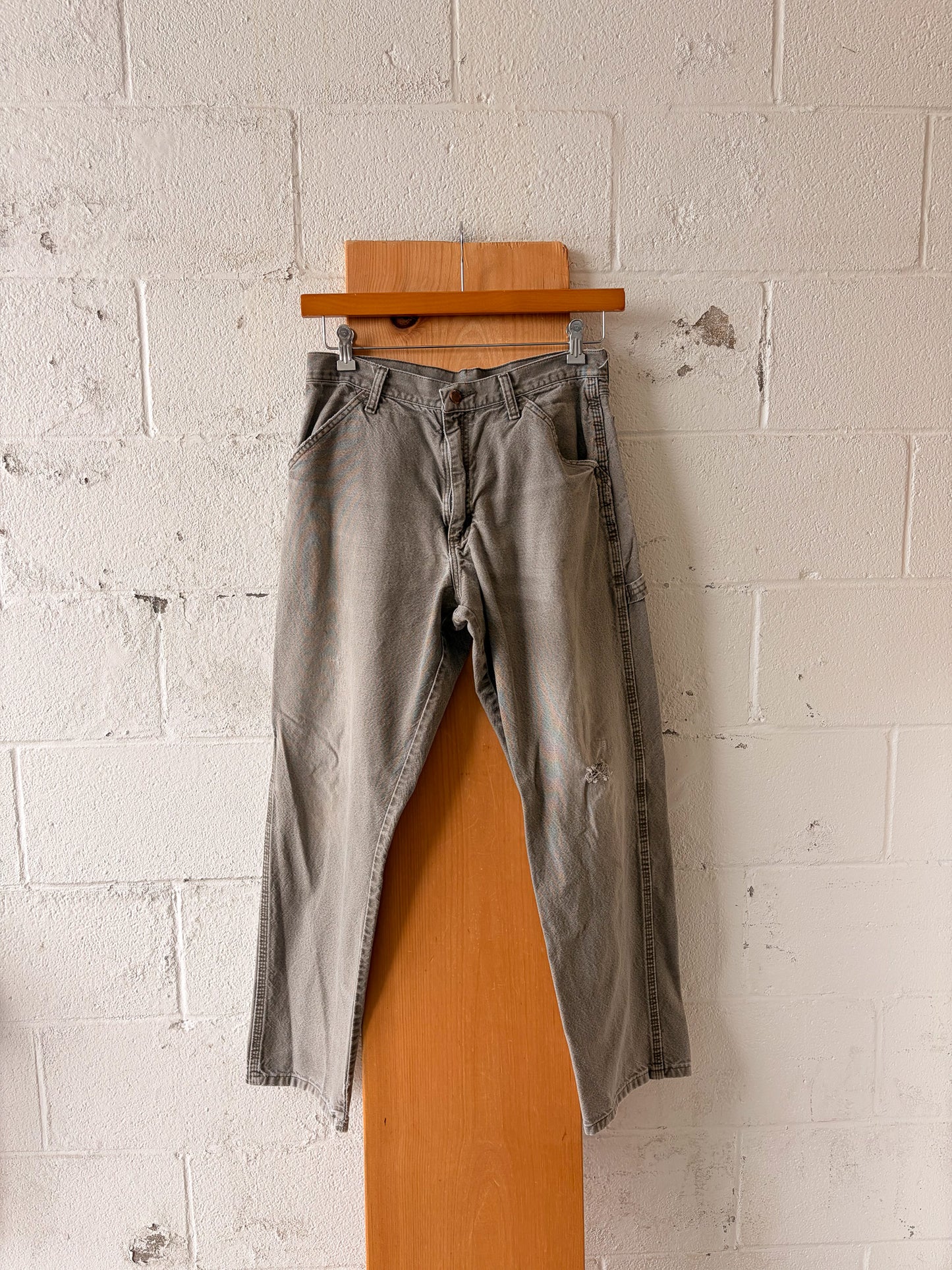 Distressed Gray Rustler Cargo Pants : 32x32