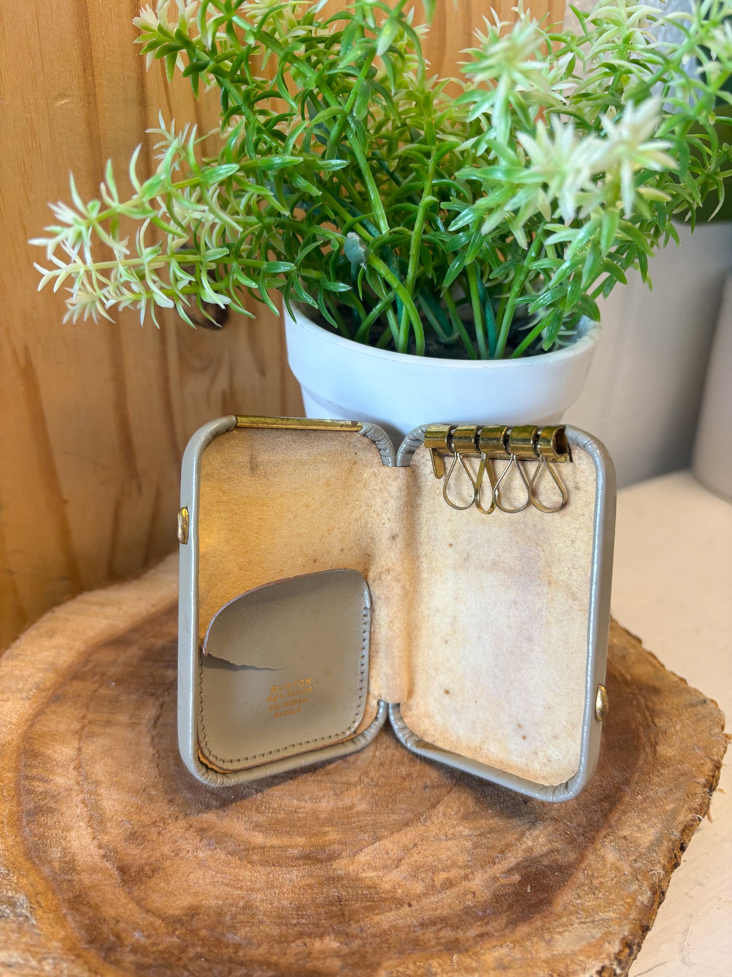 Vtg Buxton Key-Tainer