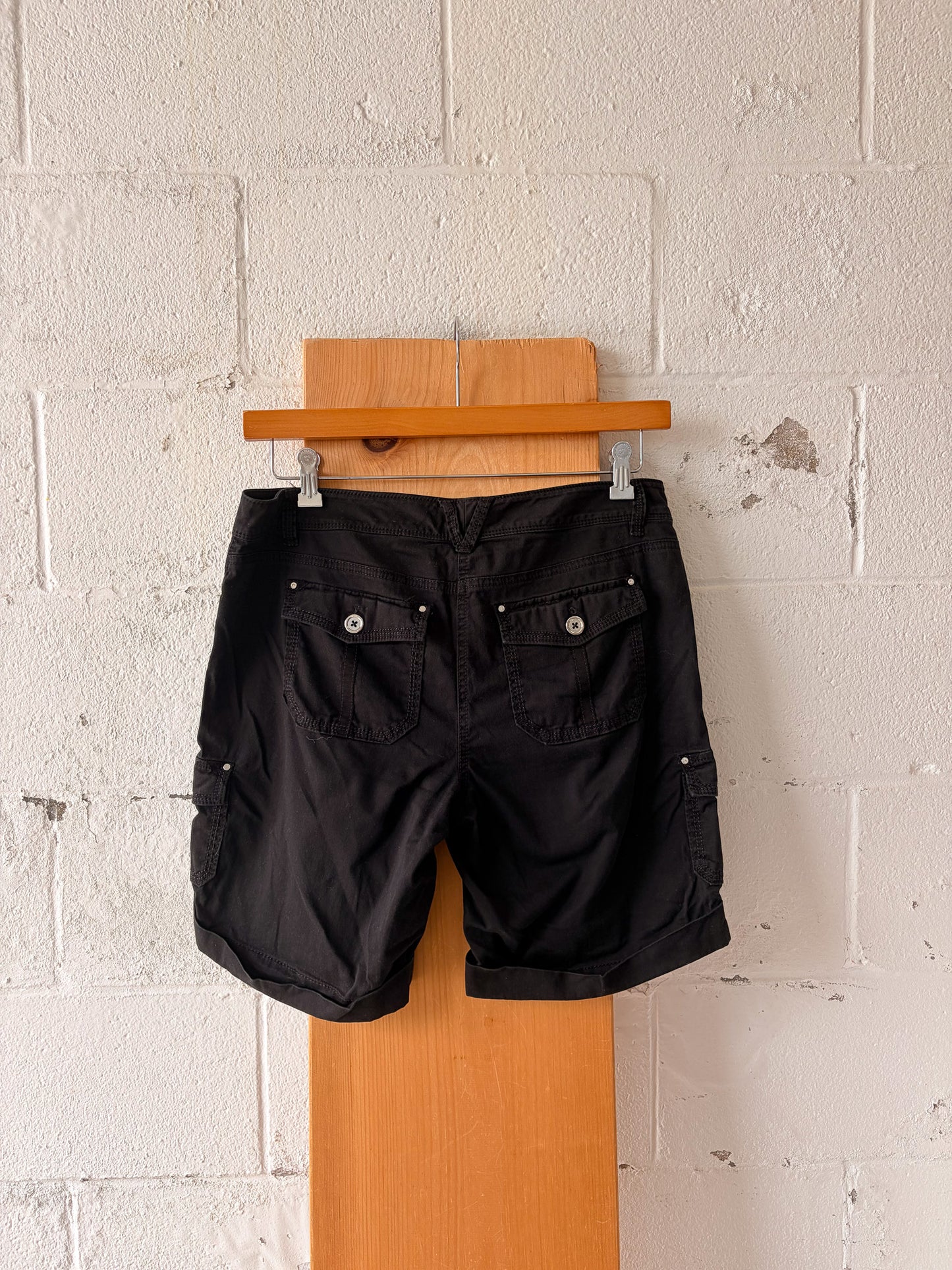 Black Cargo Shorts : 34"W