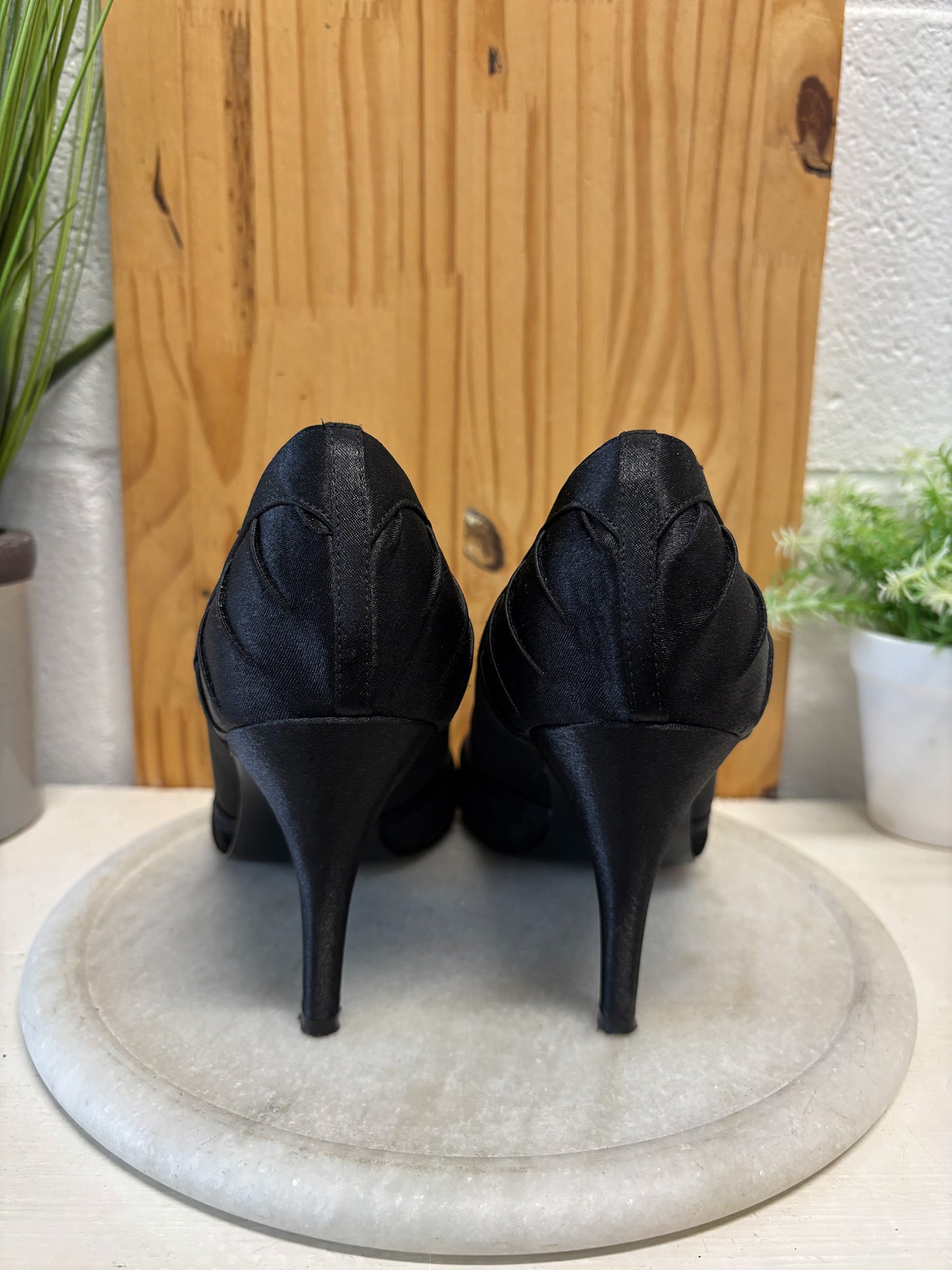 Black Open Toe Heels : 9.5