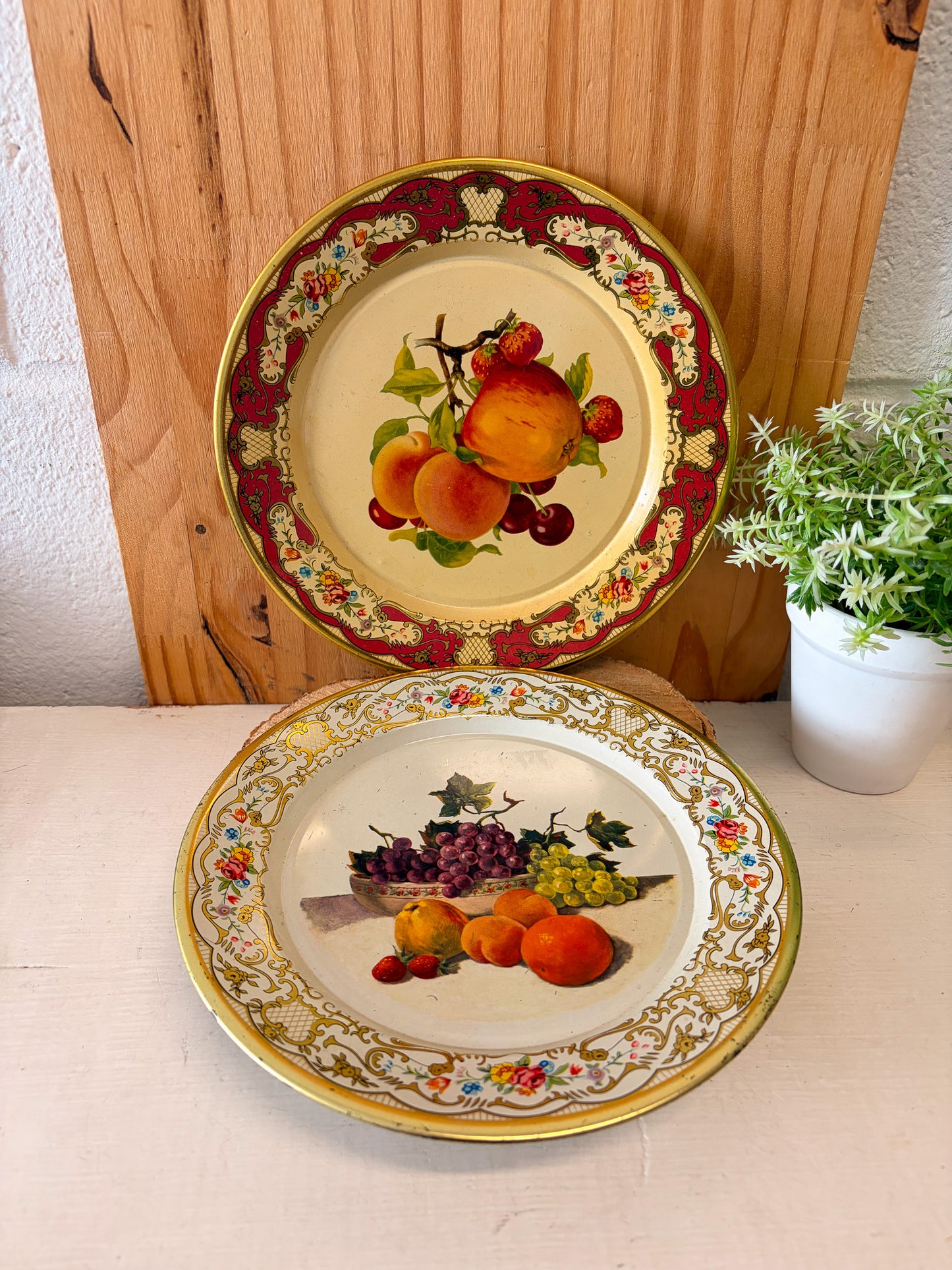 Vtg Daher Made In Holland Tin Plates