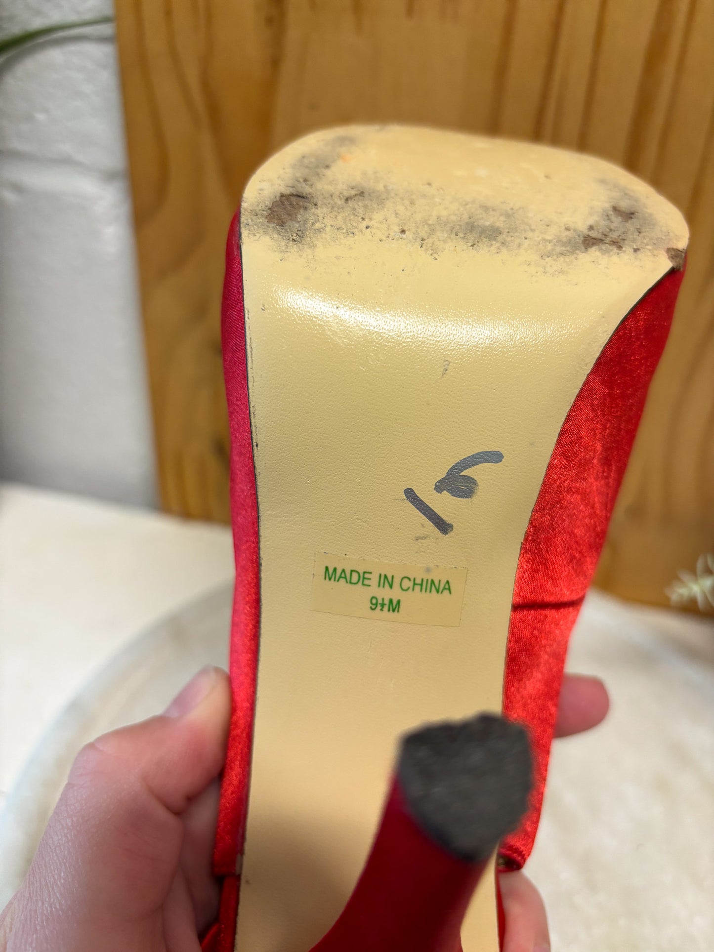 Red Bowl Heels : 9.5