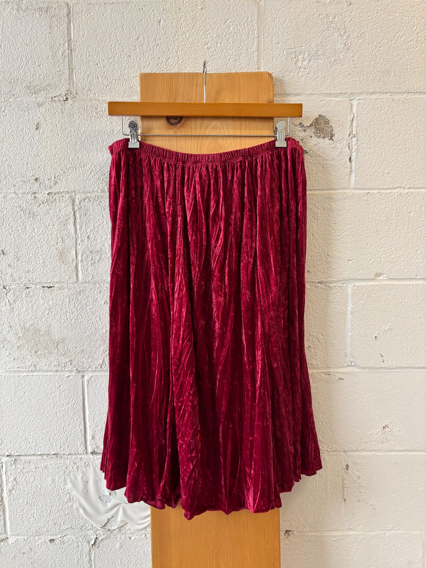 Red Velvet Skirt : XL
