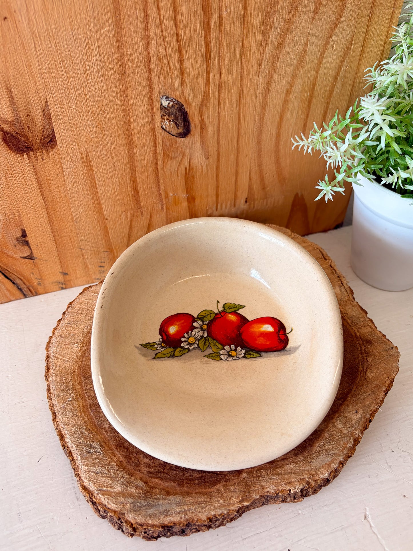 Vtg Shaker & Thangs Apple Painted Spoon Rest (Local Pick Up Only)